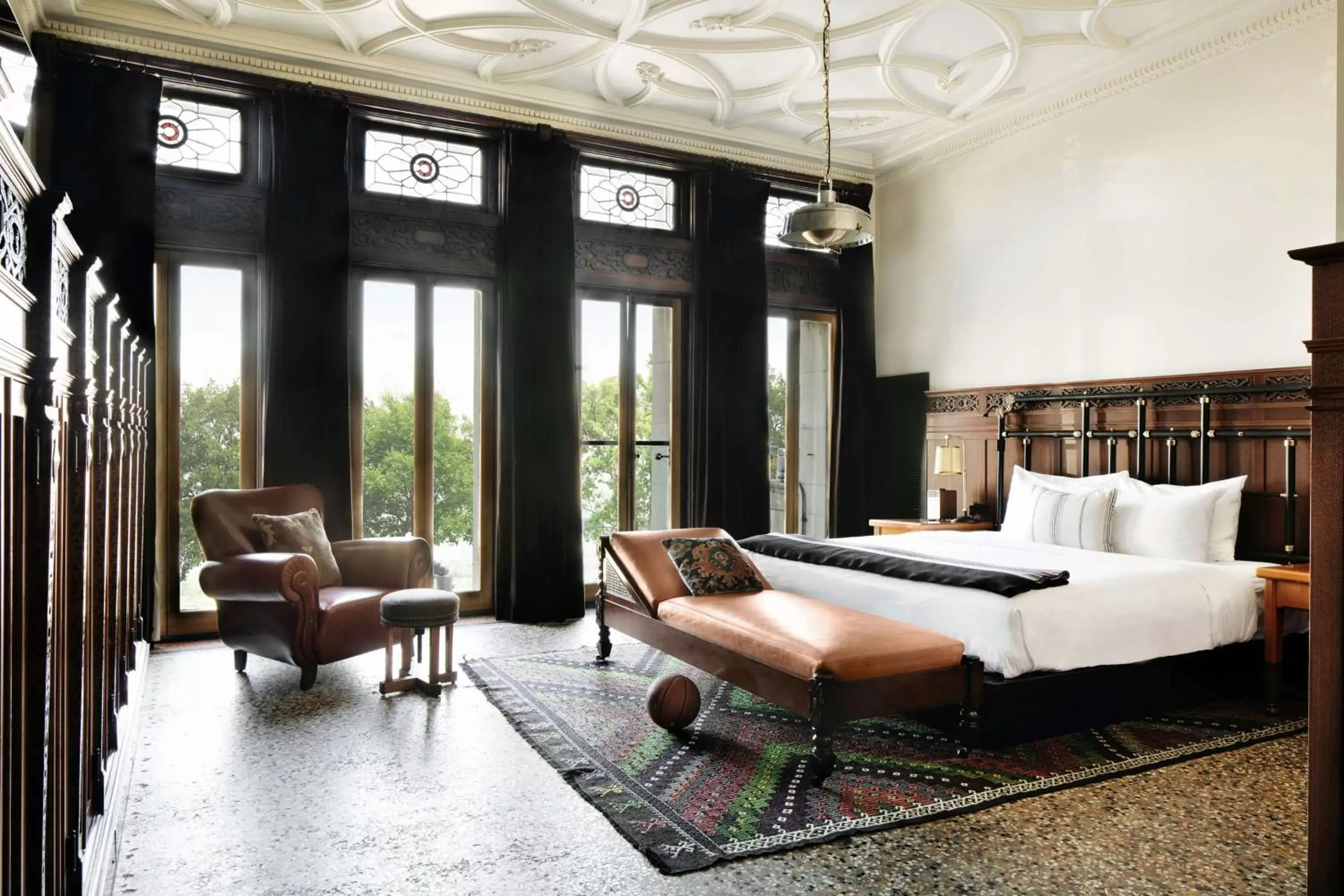 Bedroom, Seating Area in Chicago Athletic Association, part of Hyatt