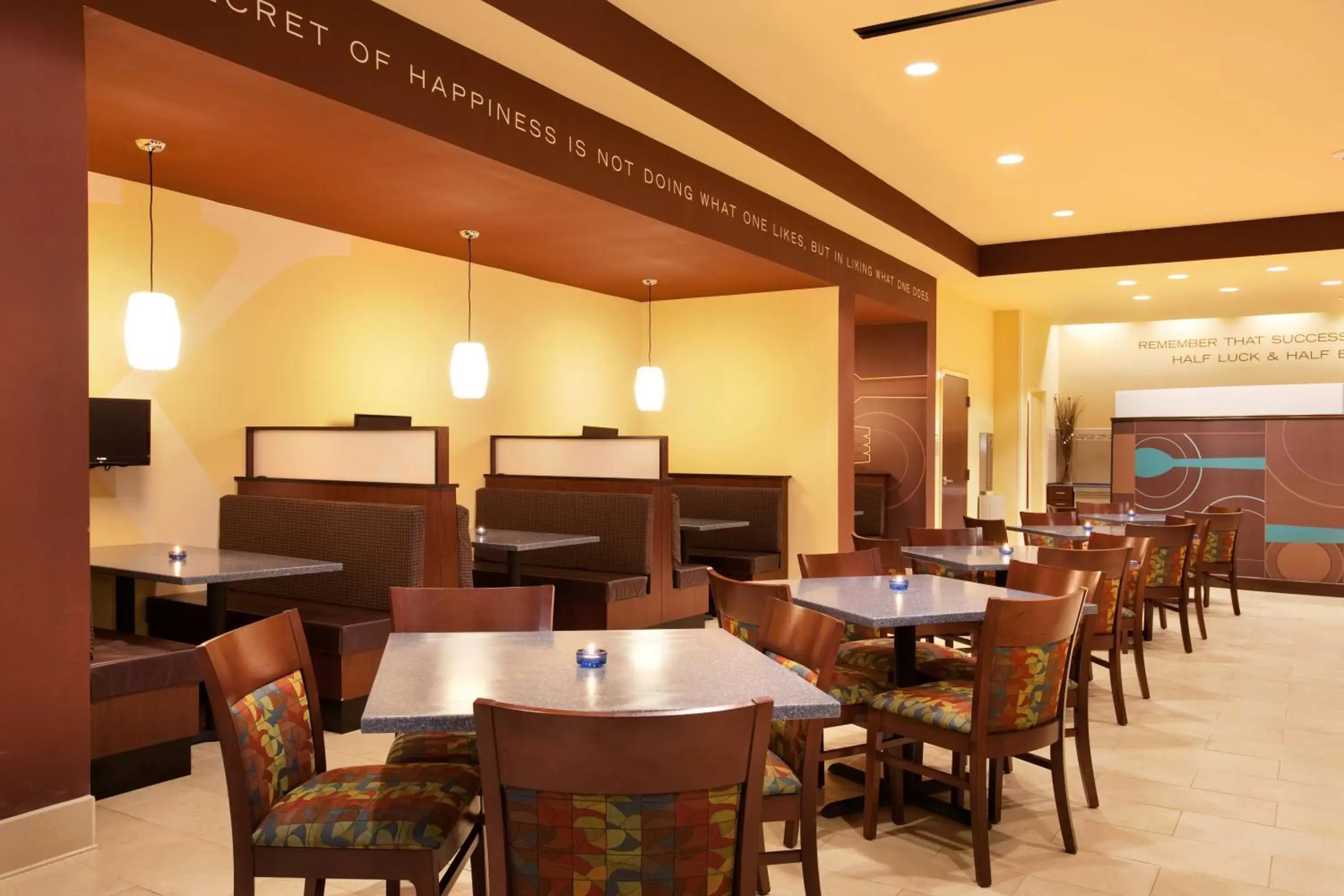 Restaurant/Places to Eat in Holiday Inn Saint Louis-Fairview Heights, an IHG Hotel