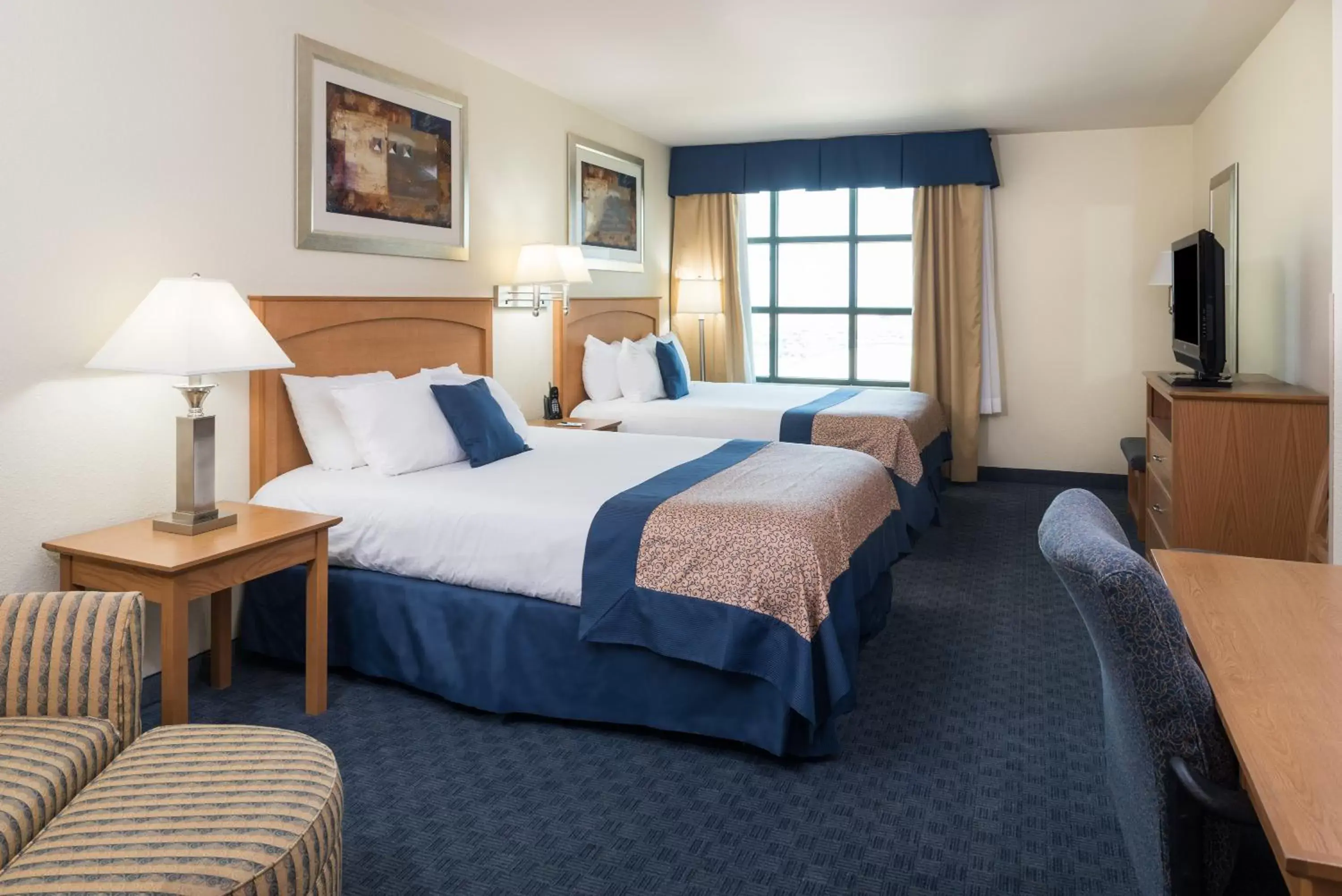 Deluxe Queen Room with Two Queen Beds - Non-Smoking in Wingate by Wyndham Spokane Airport