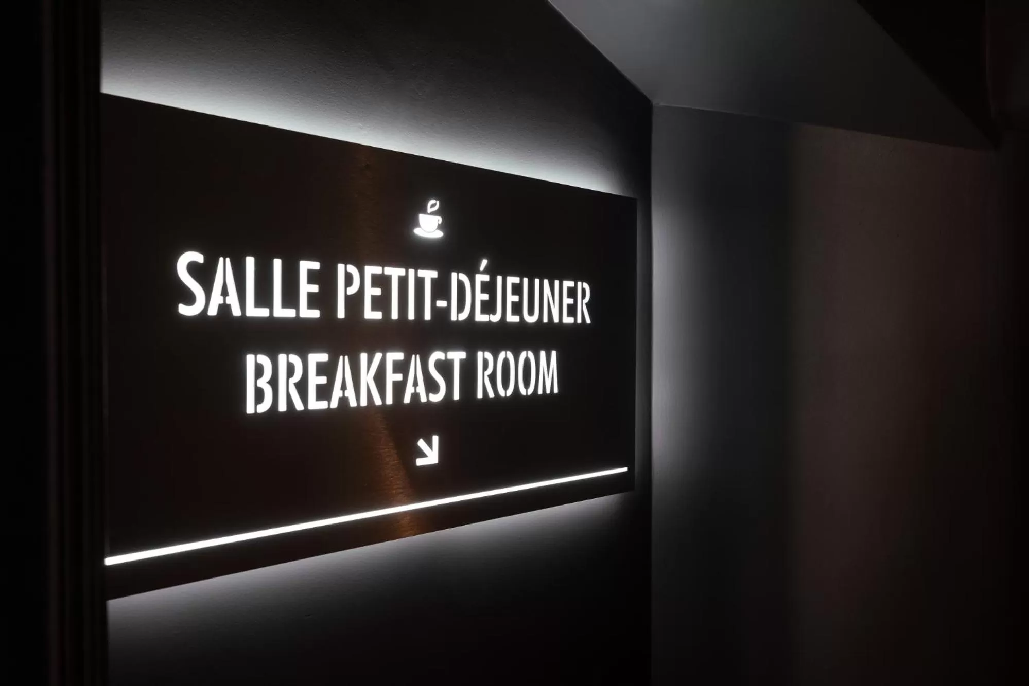 Decorative detail in Hotel Saint-Louis en L'Isle - Notre-Dame