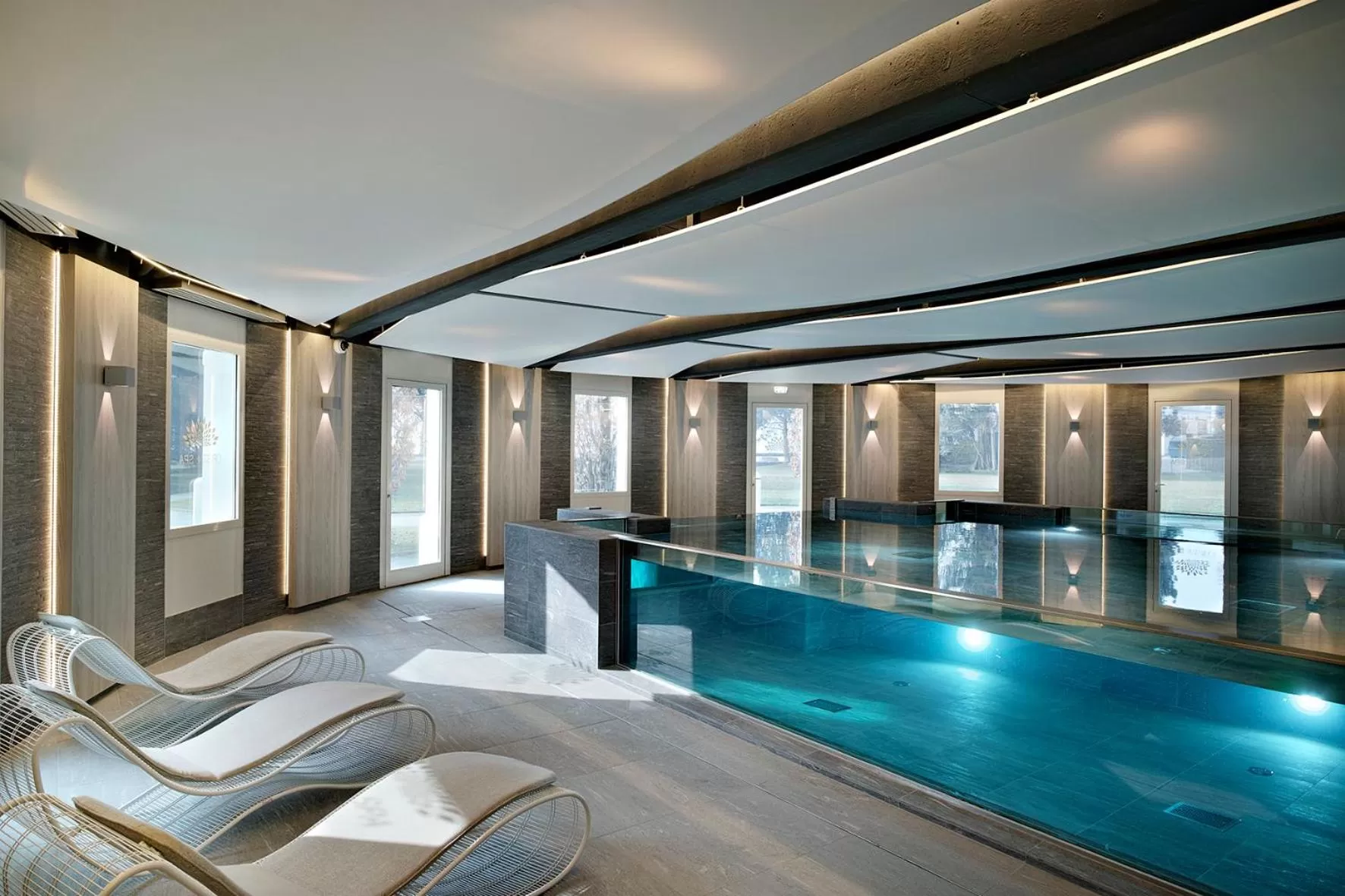 Swimming pool in Impérial Palace