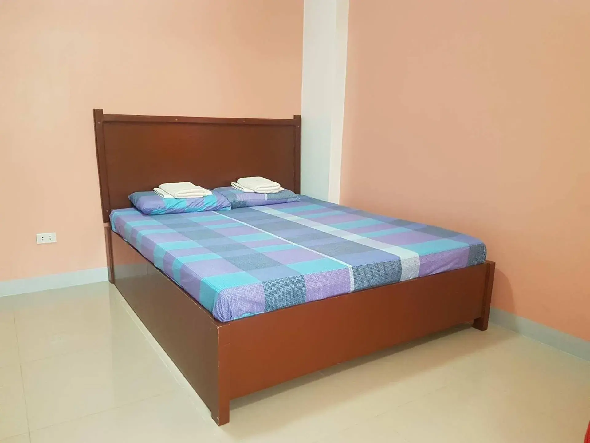 Bed in Mayon Lodging House