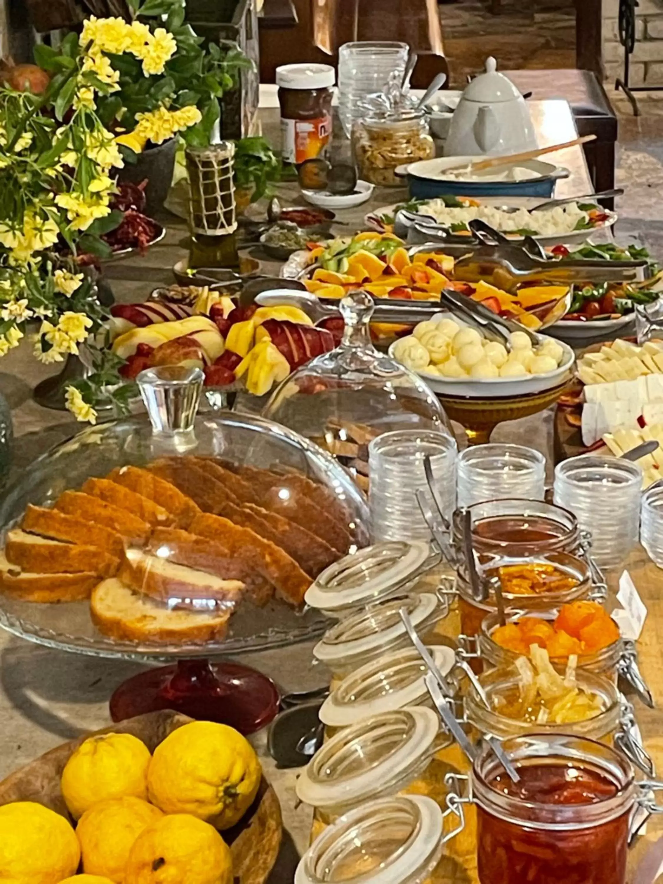 Buffet breakfast, Food in Hotel Kalehan