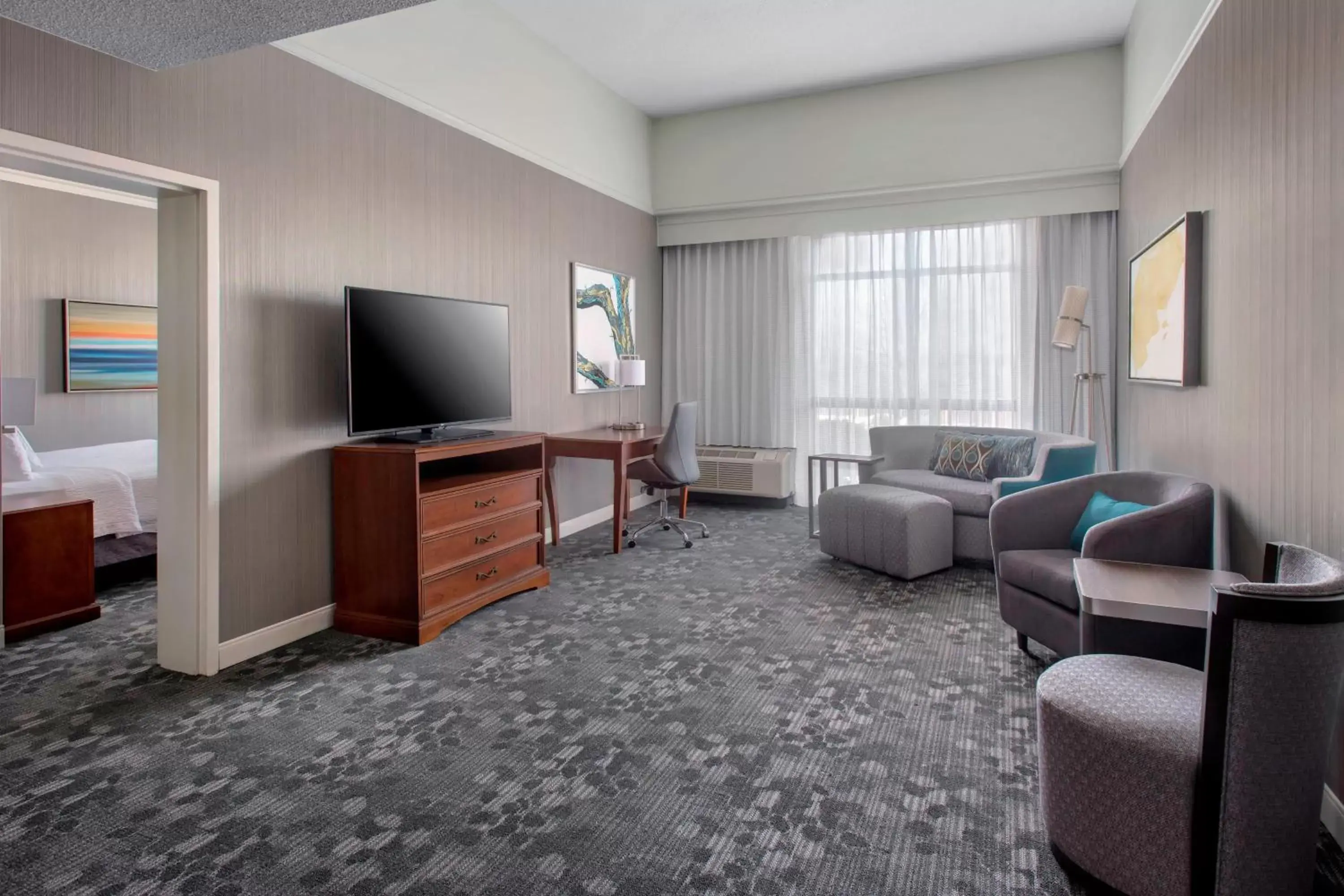 Living room, Seating Area in Courtyard by Marriott Basking Ridge