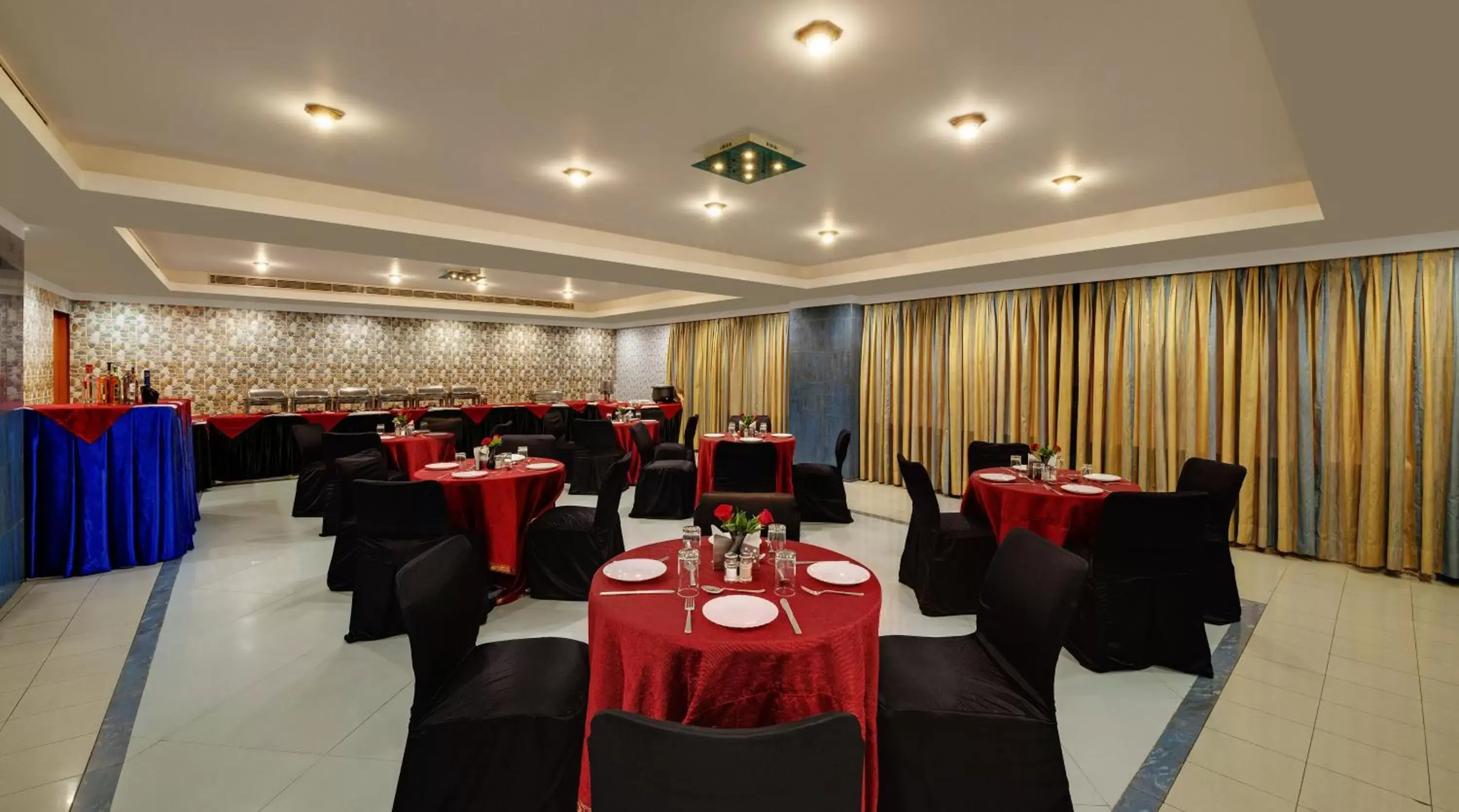 Banquet/Function facilities, Restaurant/Places to Eat in Hotel Amar