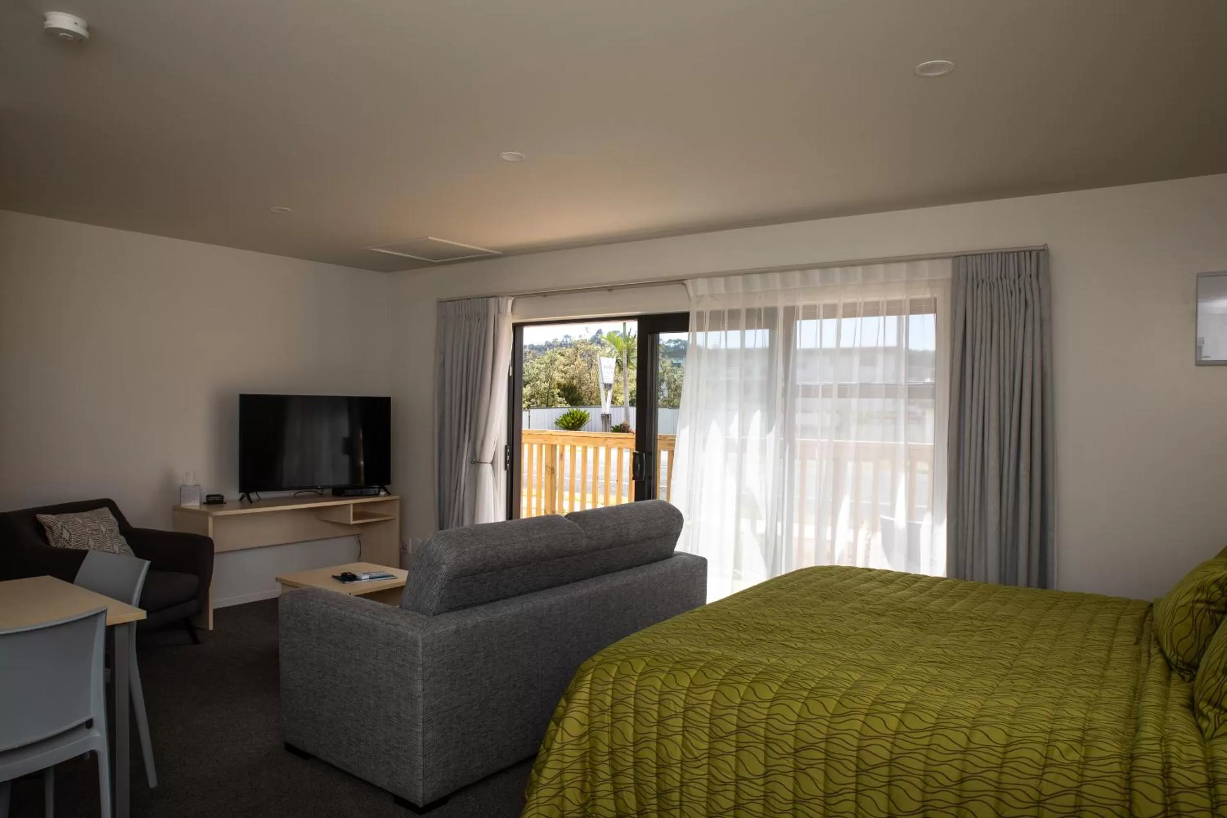 Bed in Peninsula Motel