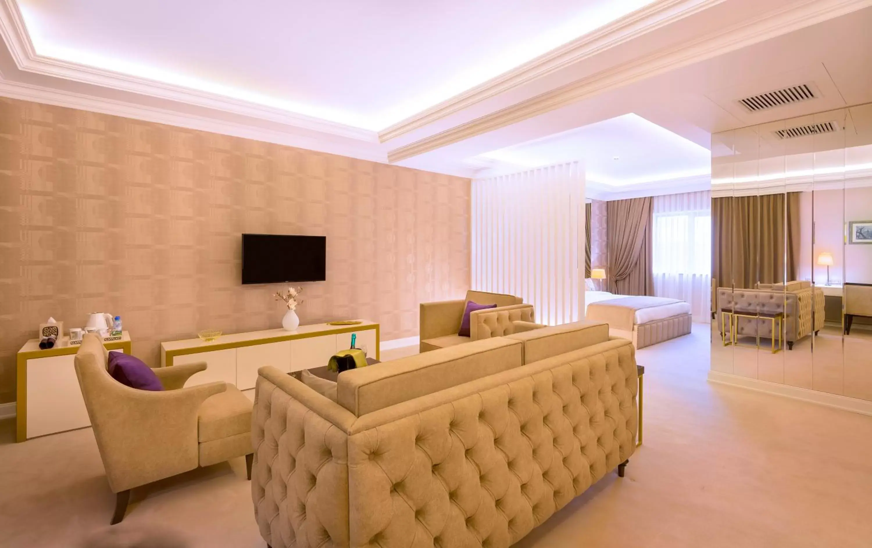 Living room, Seating Area in Paris Hotel Yerevan