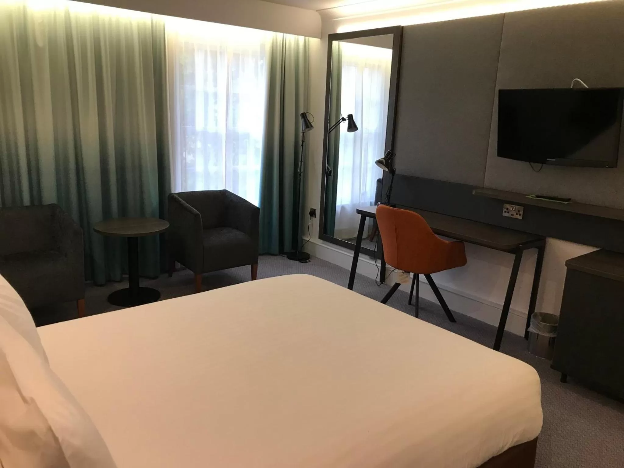 Photo of the whole room, Bed in Holiday Inn Doncaster A1- M Jct 36 by IHG