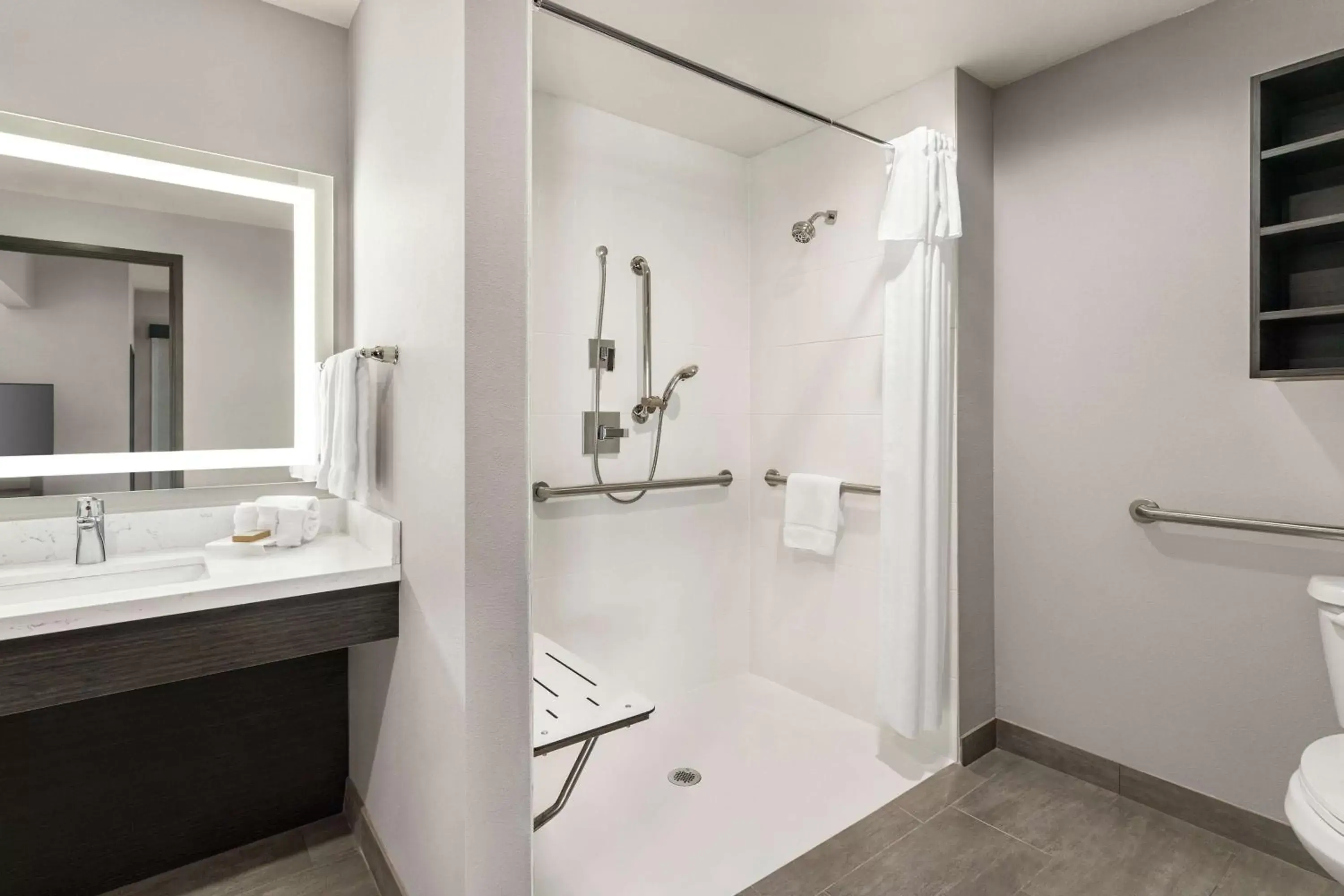 Bathroom in Homewood Suites By Hilton Springfield Medical District