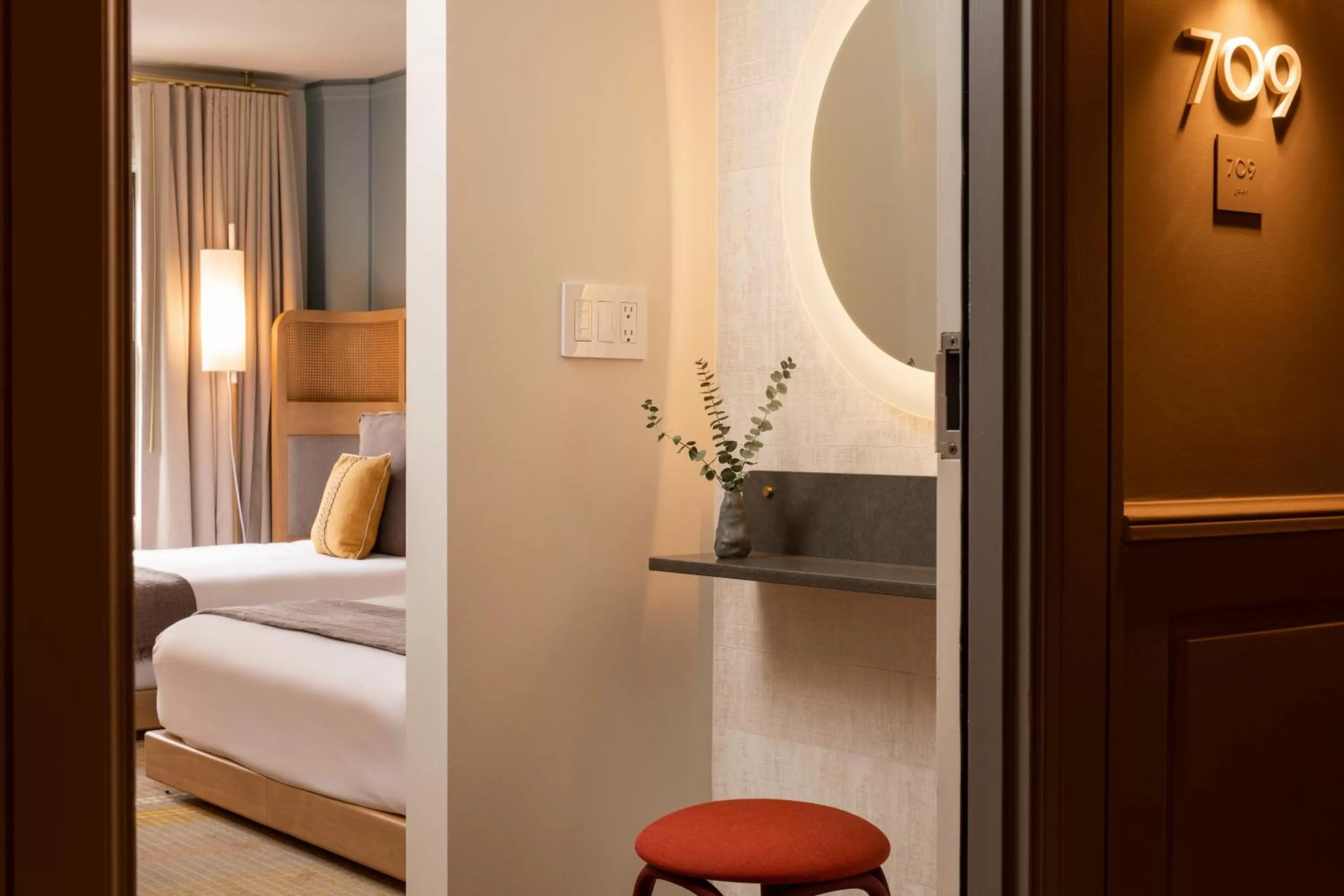 Bedroom, Bed in Ändra Hotel Seattle - MGallery Collection