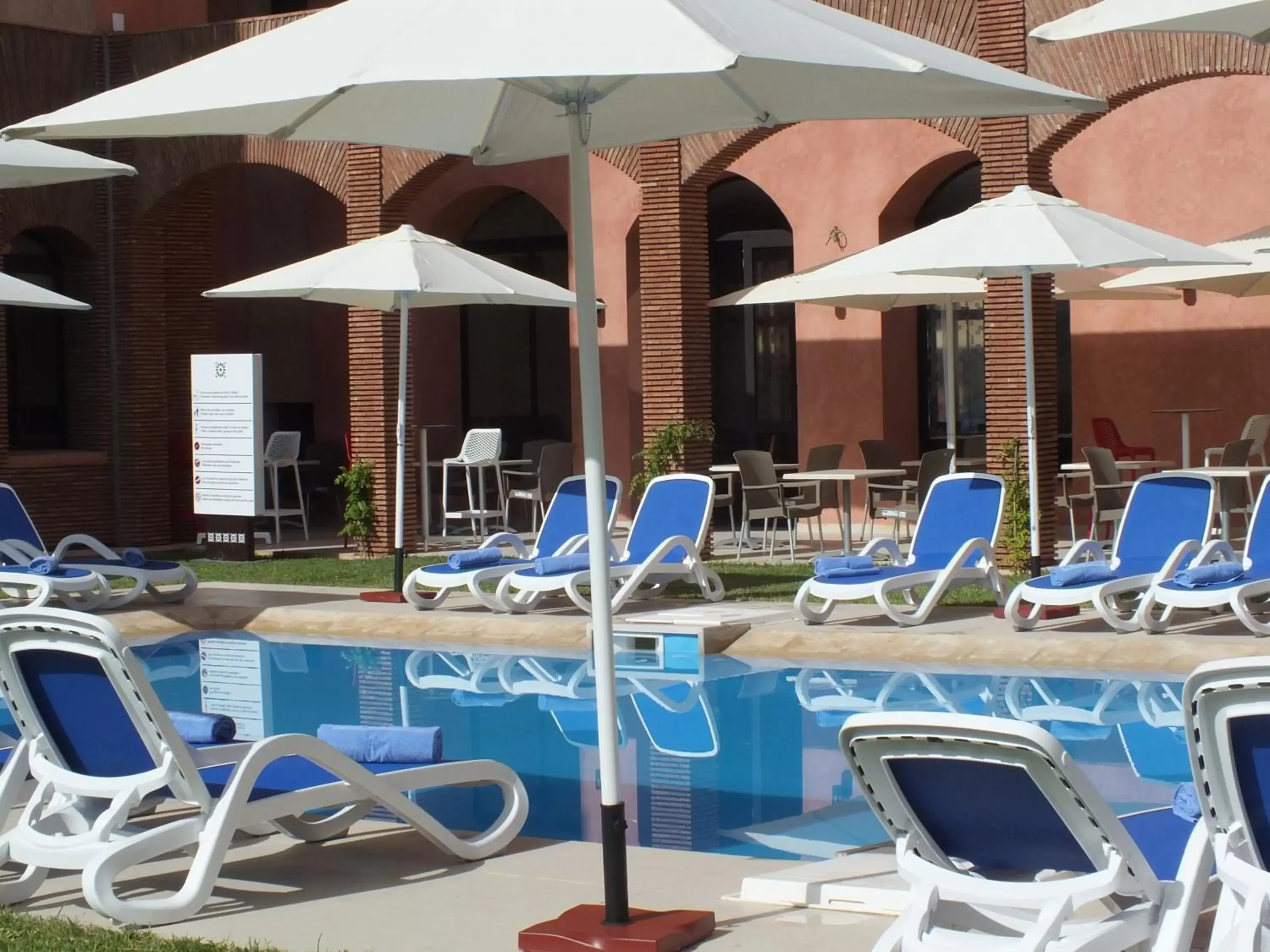 Swimming Pool in Hotel Relax Marrakech