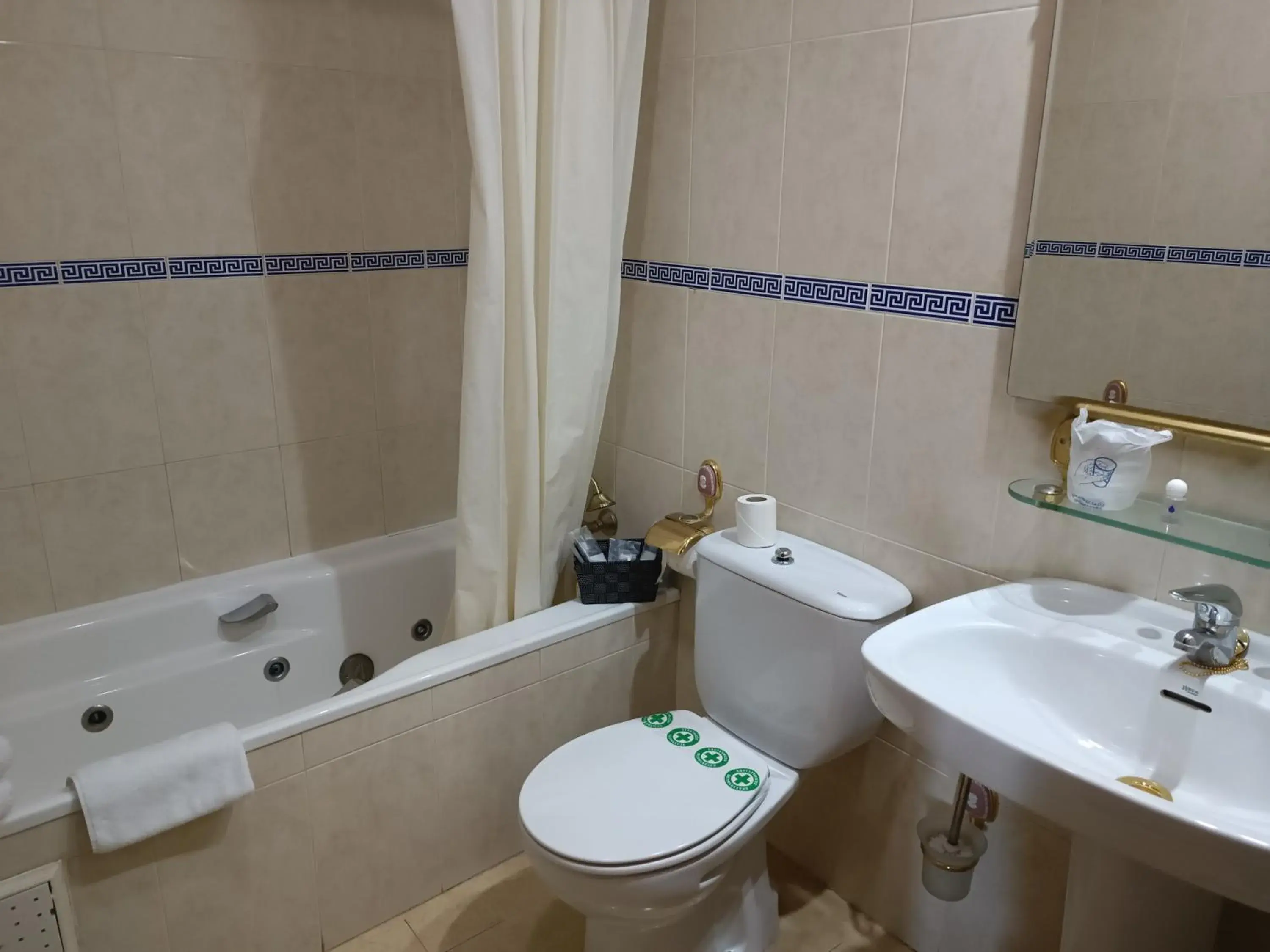 Bathroom in Hosteria Real De Zamora