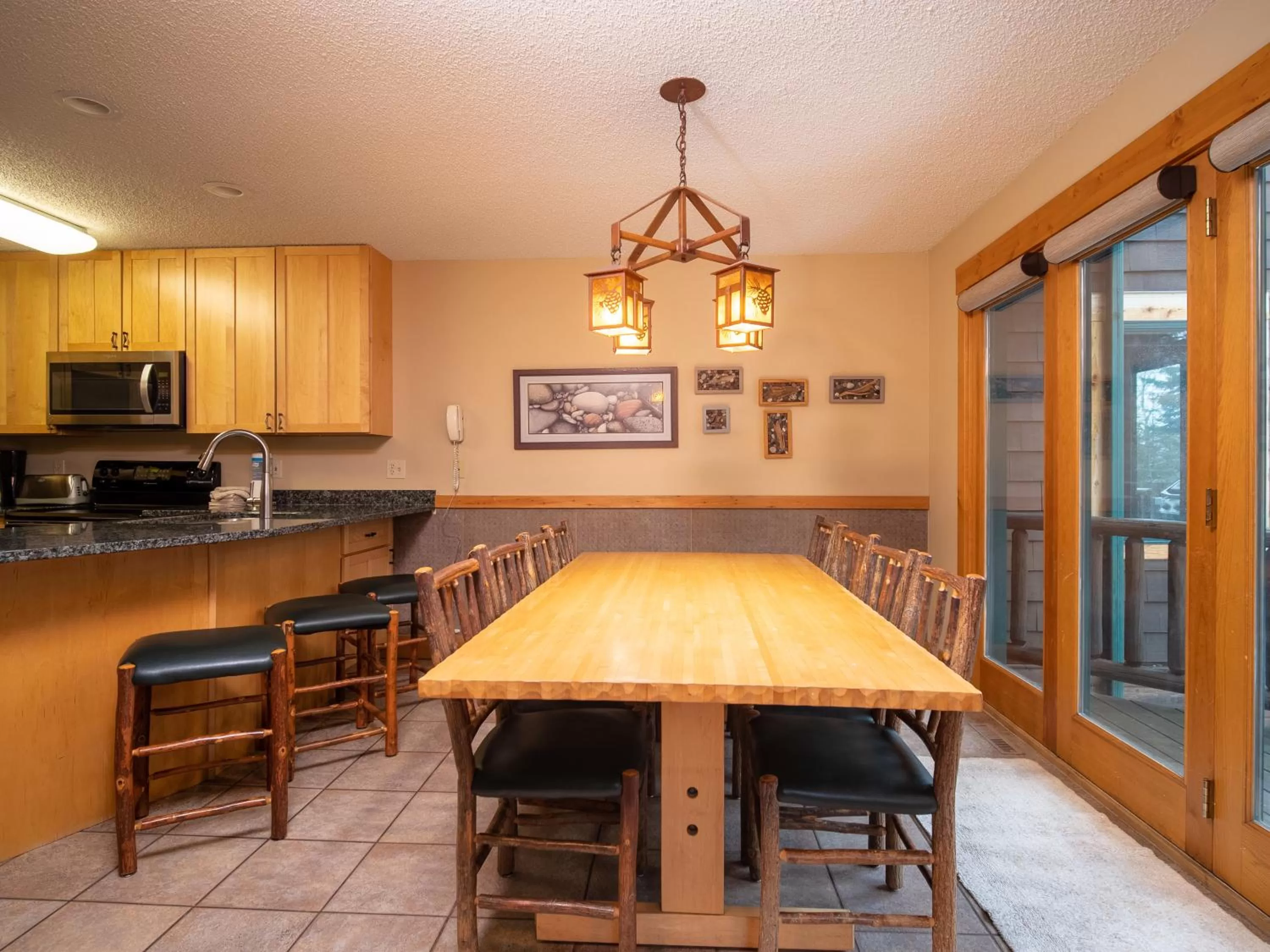 Dining area in Caribou Highlands Lodge