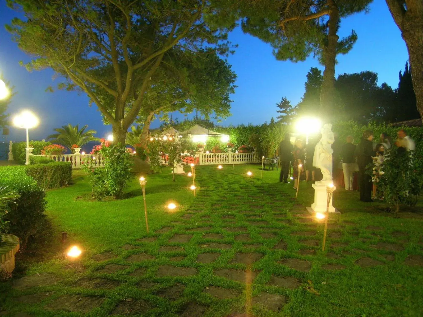 Garden in Hotel Lido - Beach and Palace