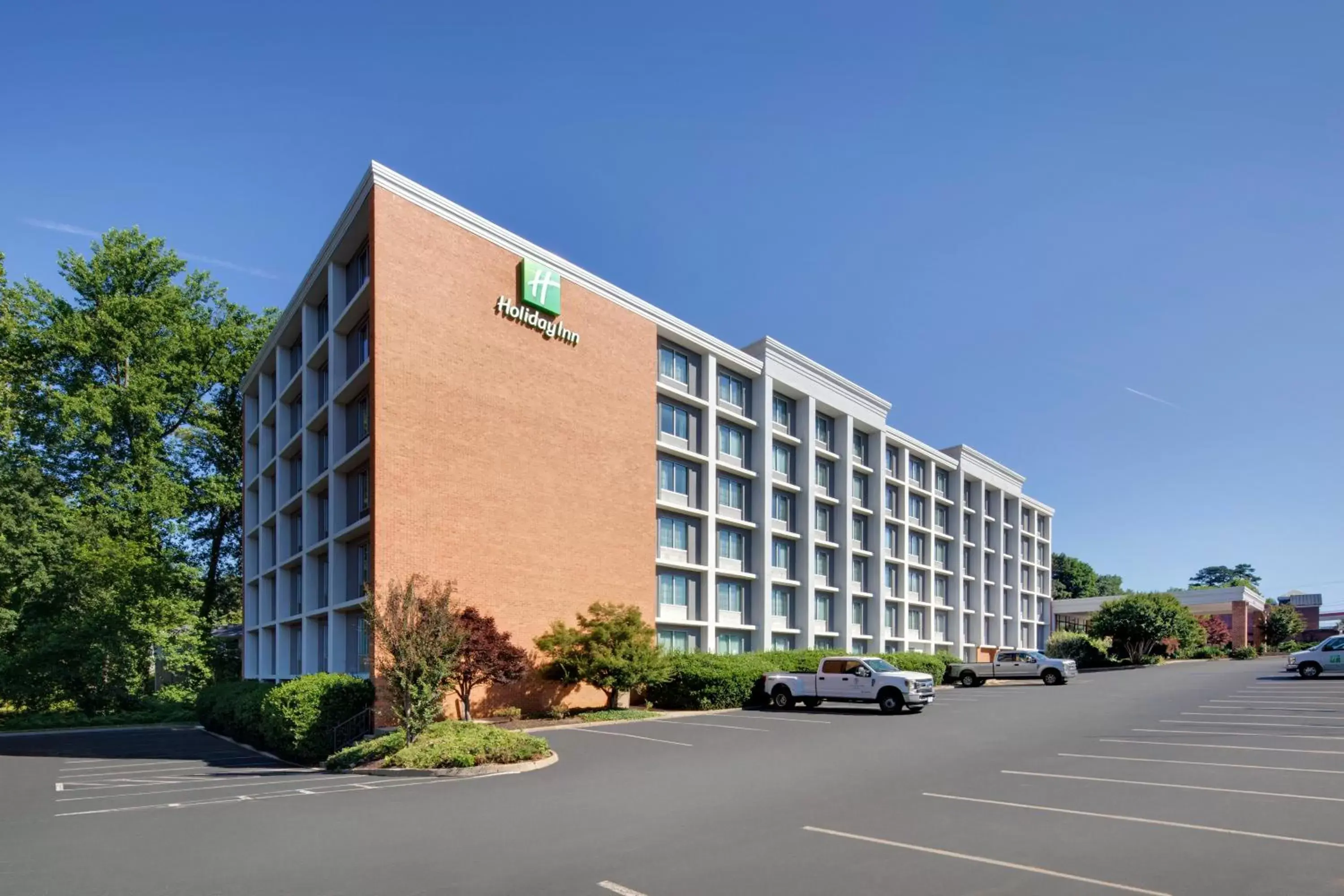 Property Building in Holiday Inn University Area Charlottesville, an IHG Hotel