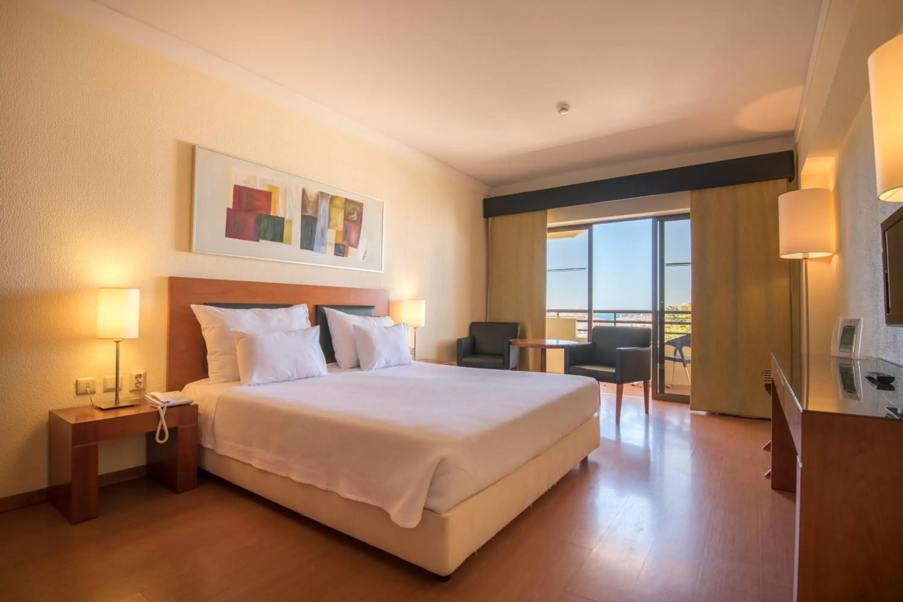 Twin Room with Pool View and Extra Bed (2 Adults + 1 Child) in Vila Gale Cerro Alagoa Twin Room with Pool View and Extra Bed (2 Adults + 1 Child) in Vila Gale Cerro Alagoa