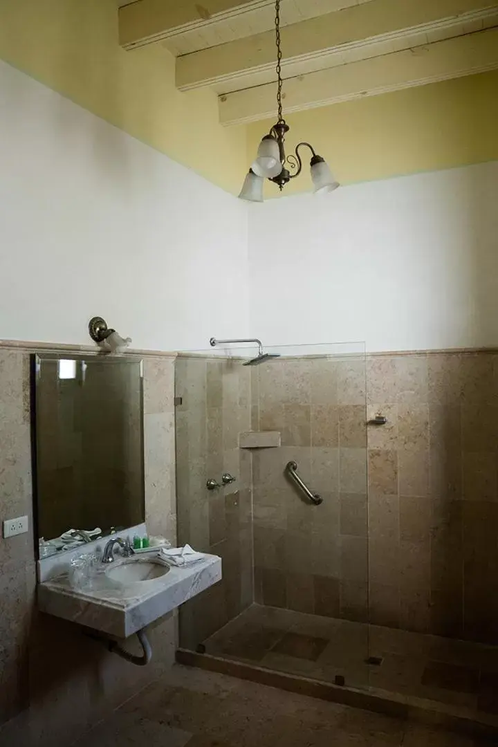 Toilet, Bathroom in Hotel El Farol
