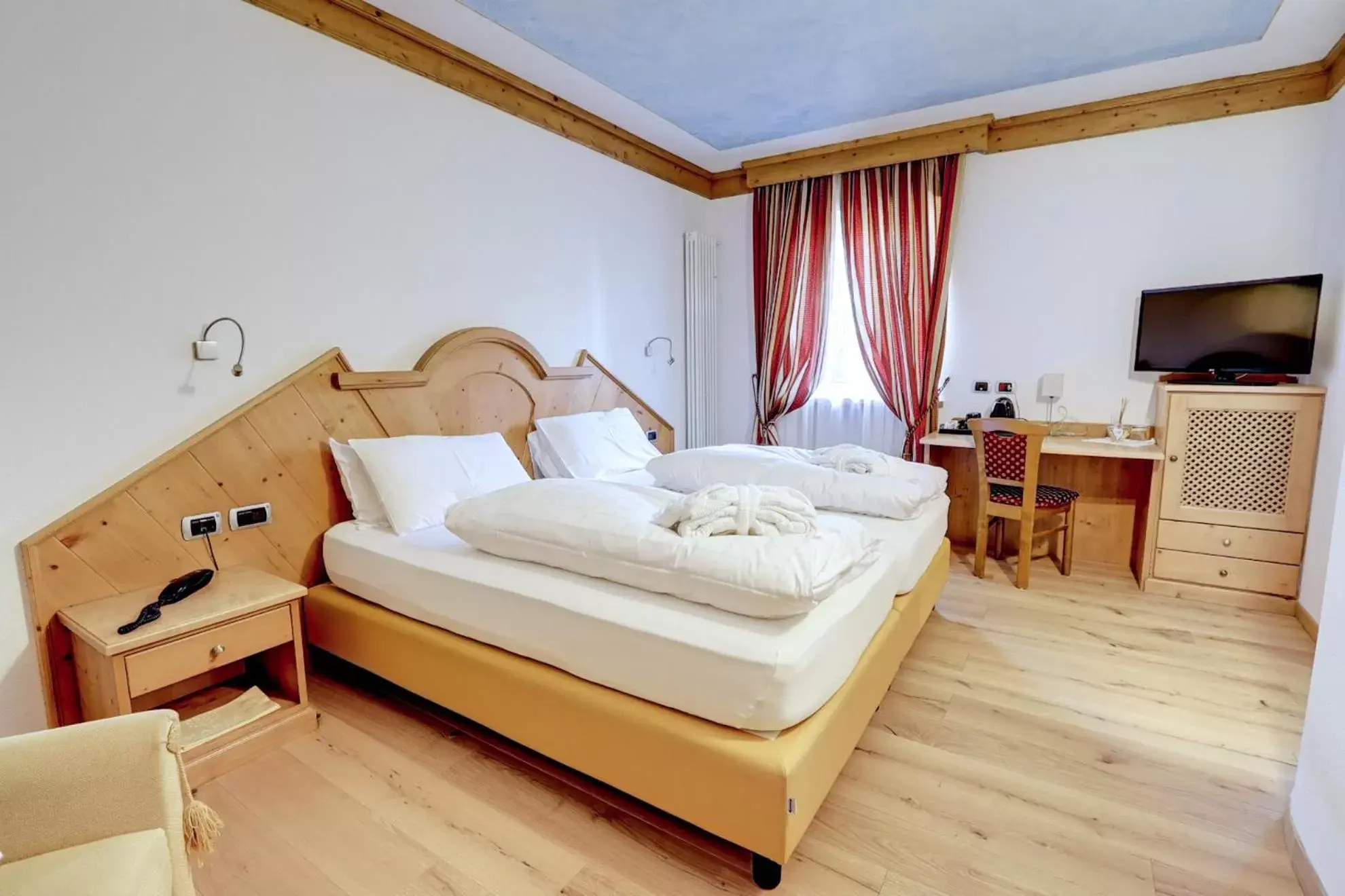 Photo of the whole room, Bed in Leading Relax Hotel Maria