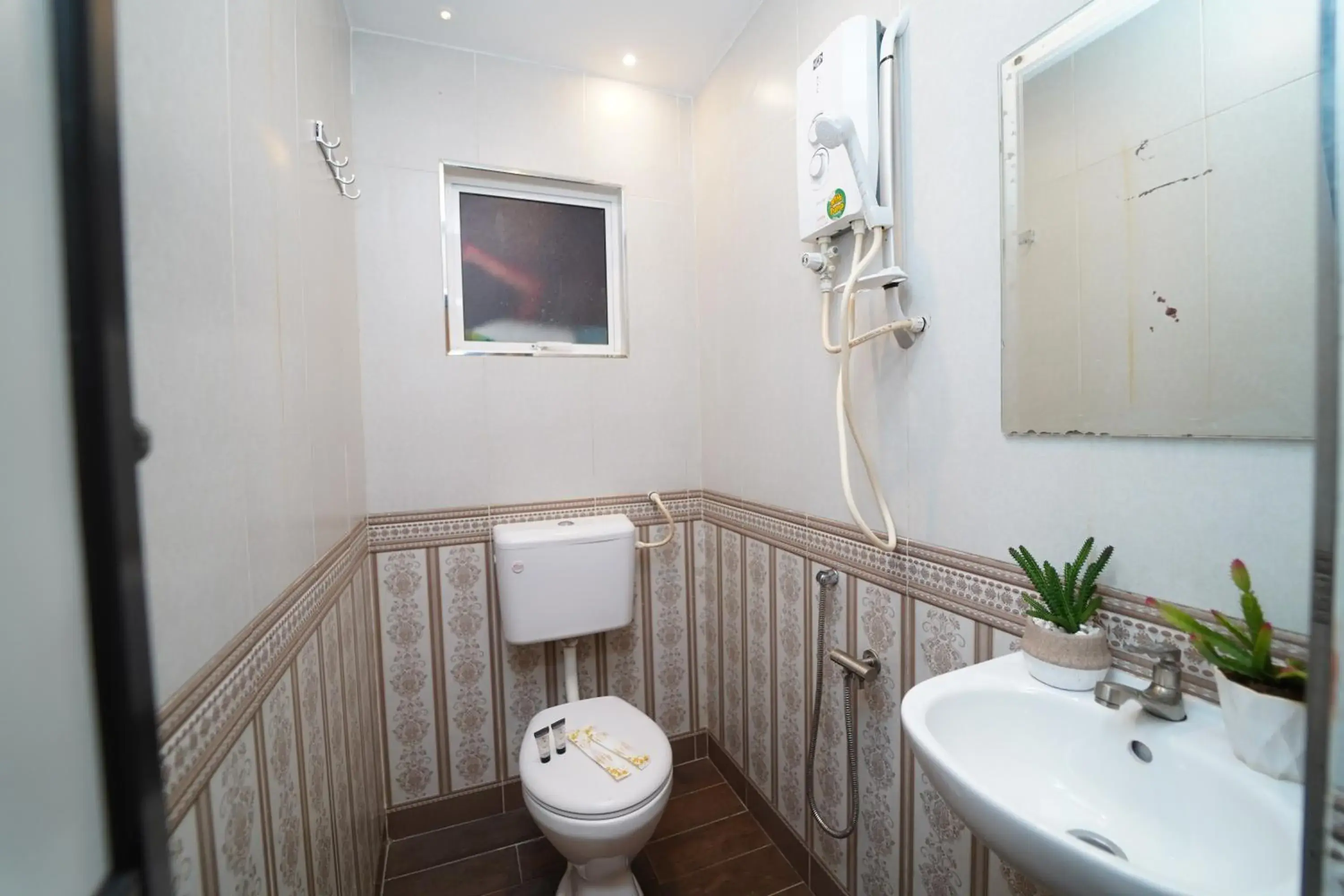 Bathroom in Ghazrin's Classic