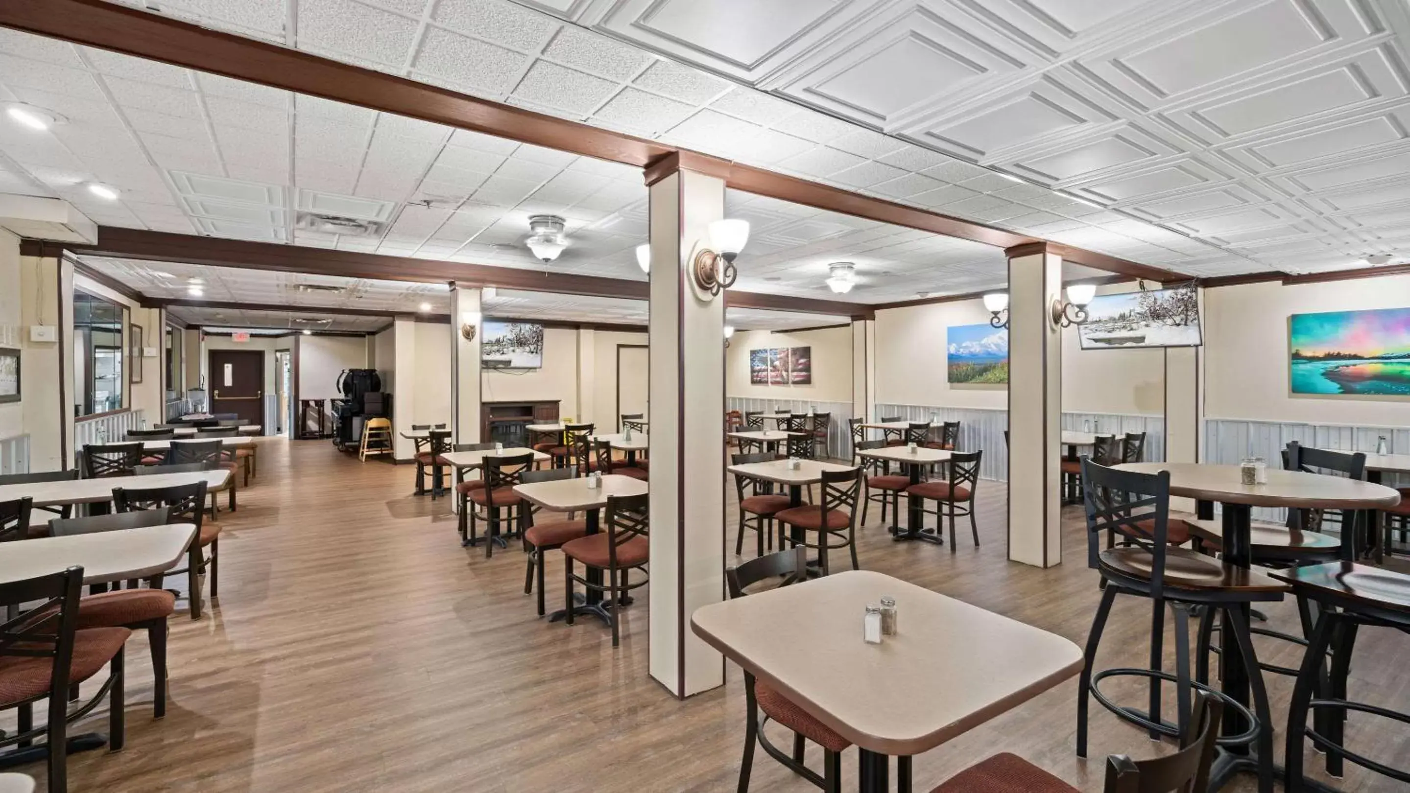 Breakfast, Restaurant/Places to Eat in Clarion Hotel & Suites Fairbanks near Ft. Wainwright