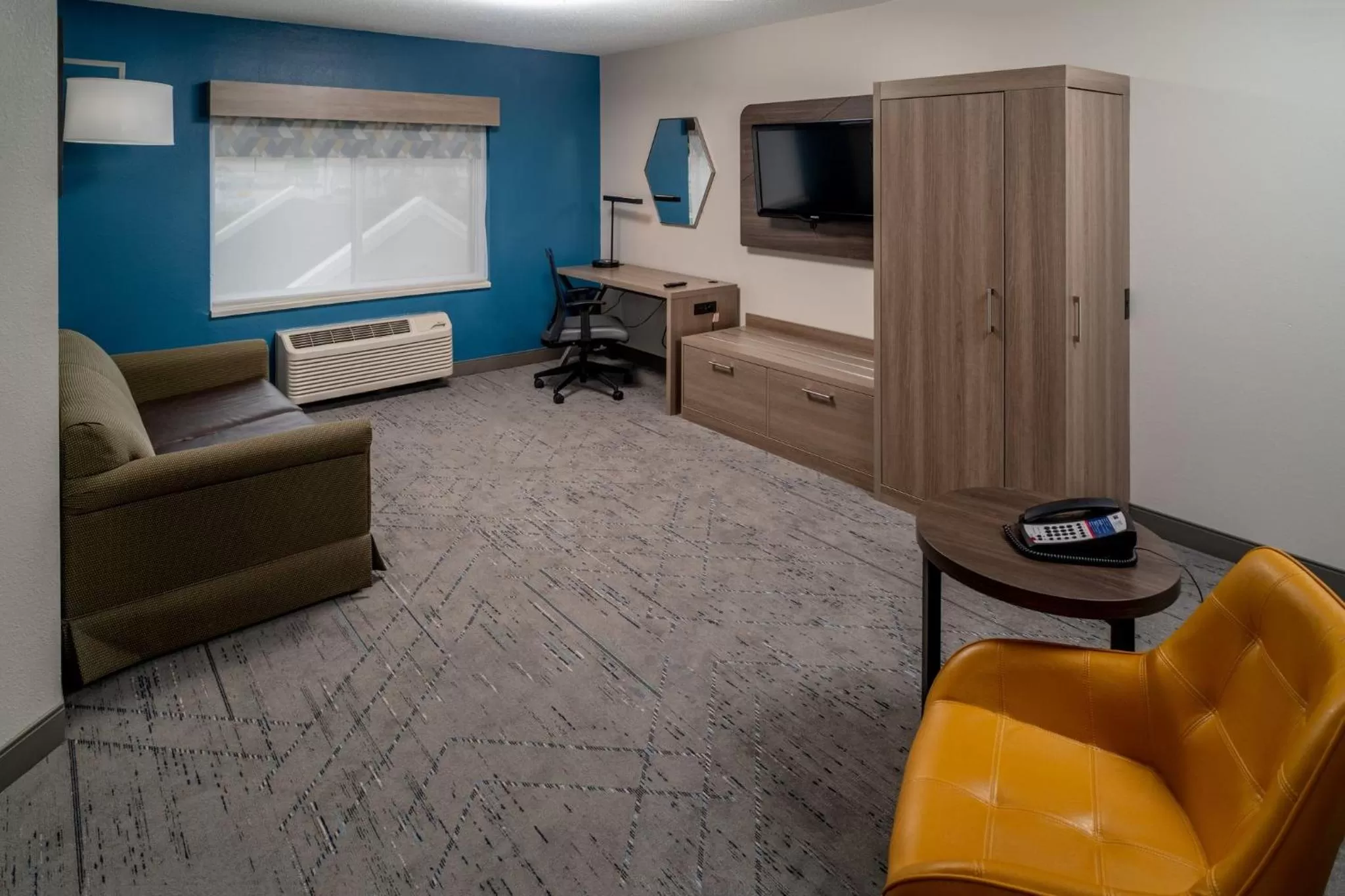 Photo of the whole room in Holiday Inn Express - Charleston/Kanawha City by IHG
