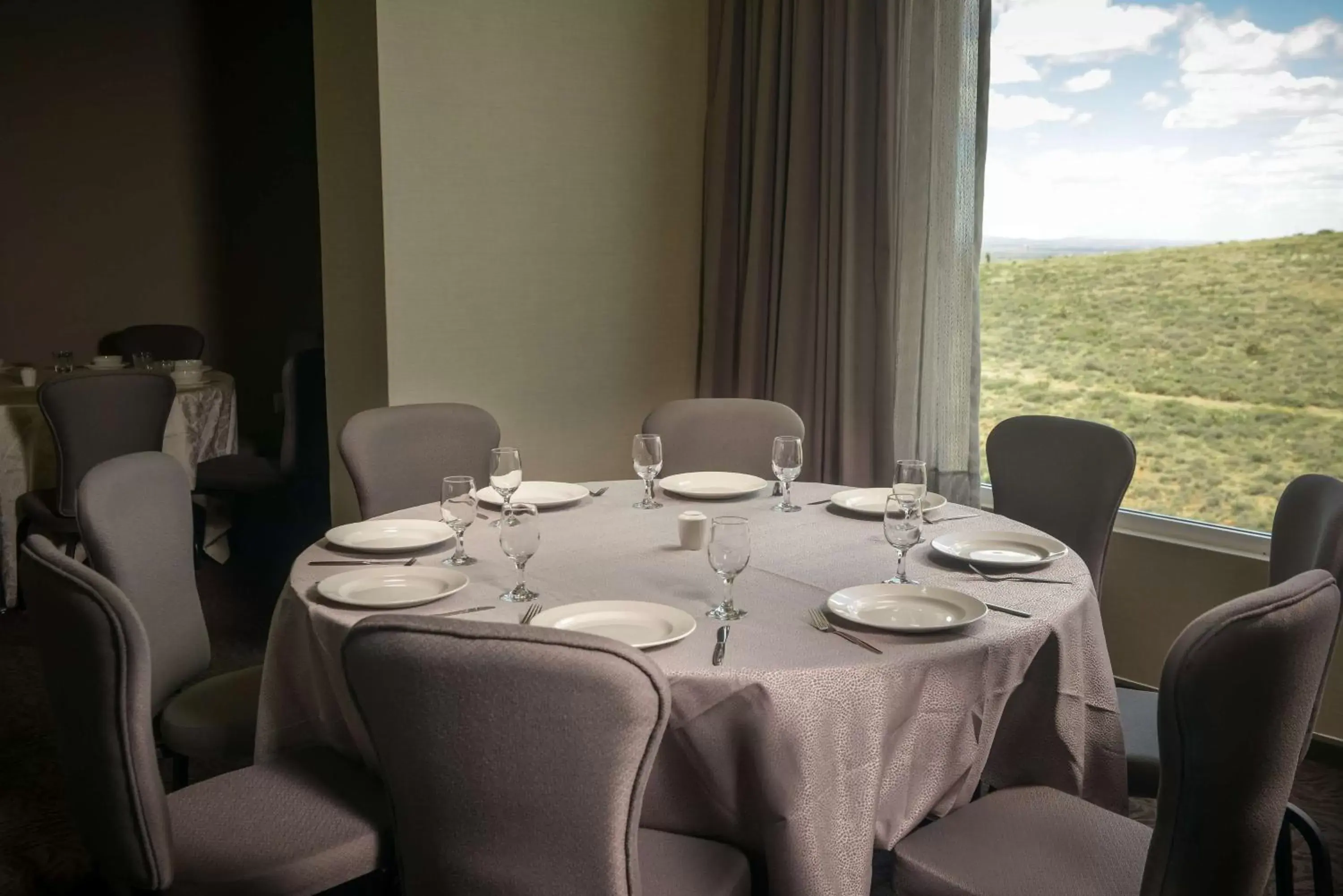 Meeting/conference room, Restaurant/Places to Eat in Hampton Inn Zacatecas