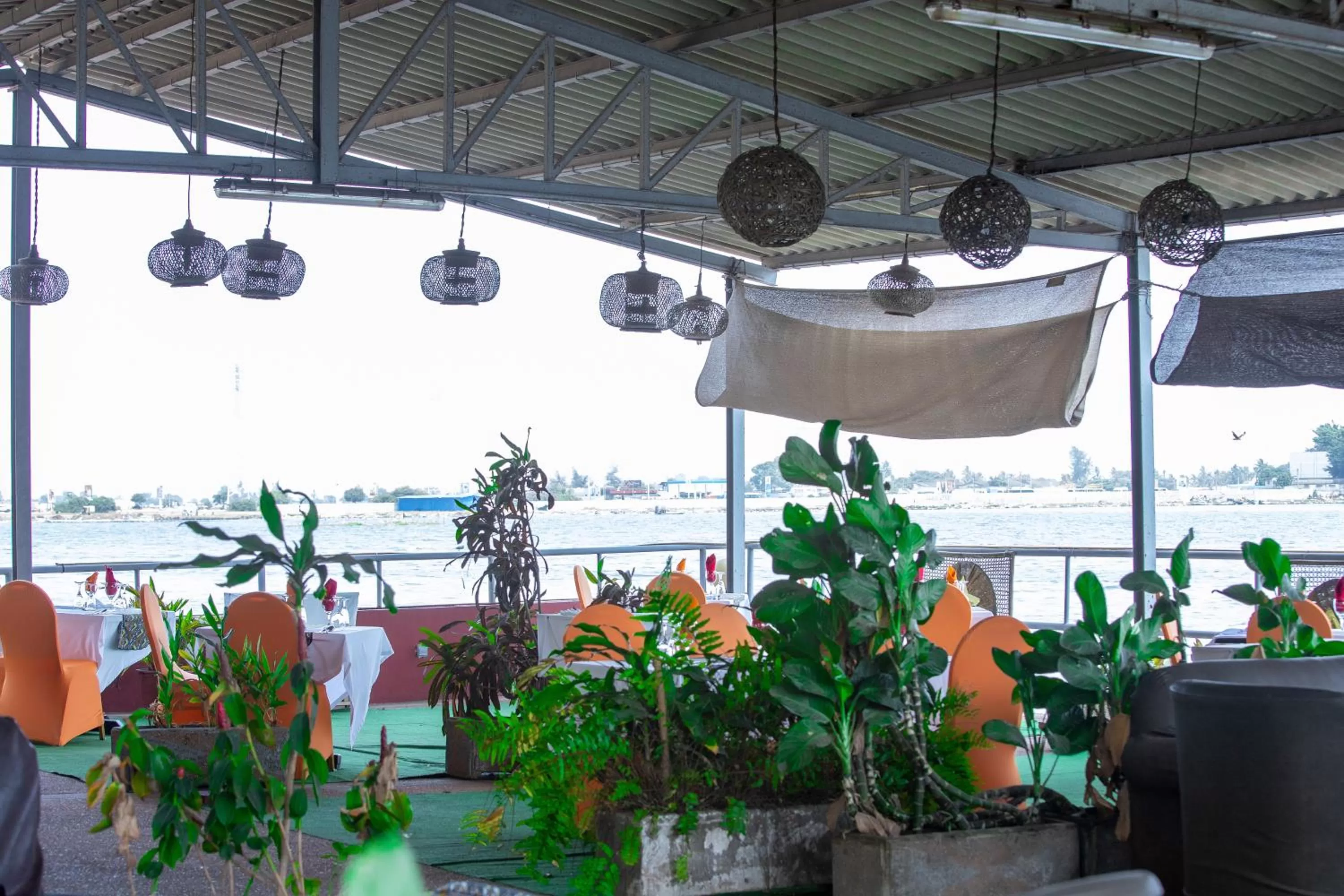 Restaurant/places to eat in Hotel Le Marly