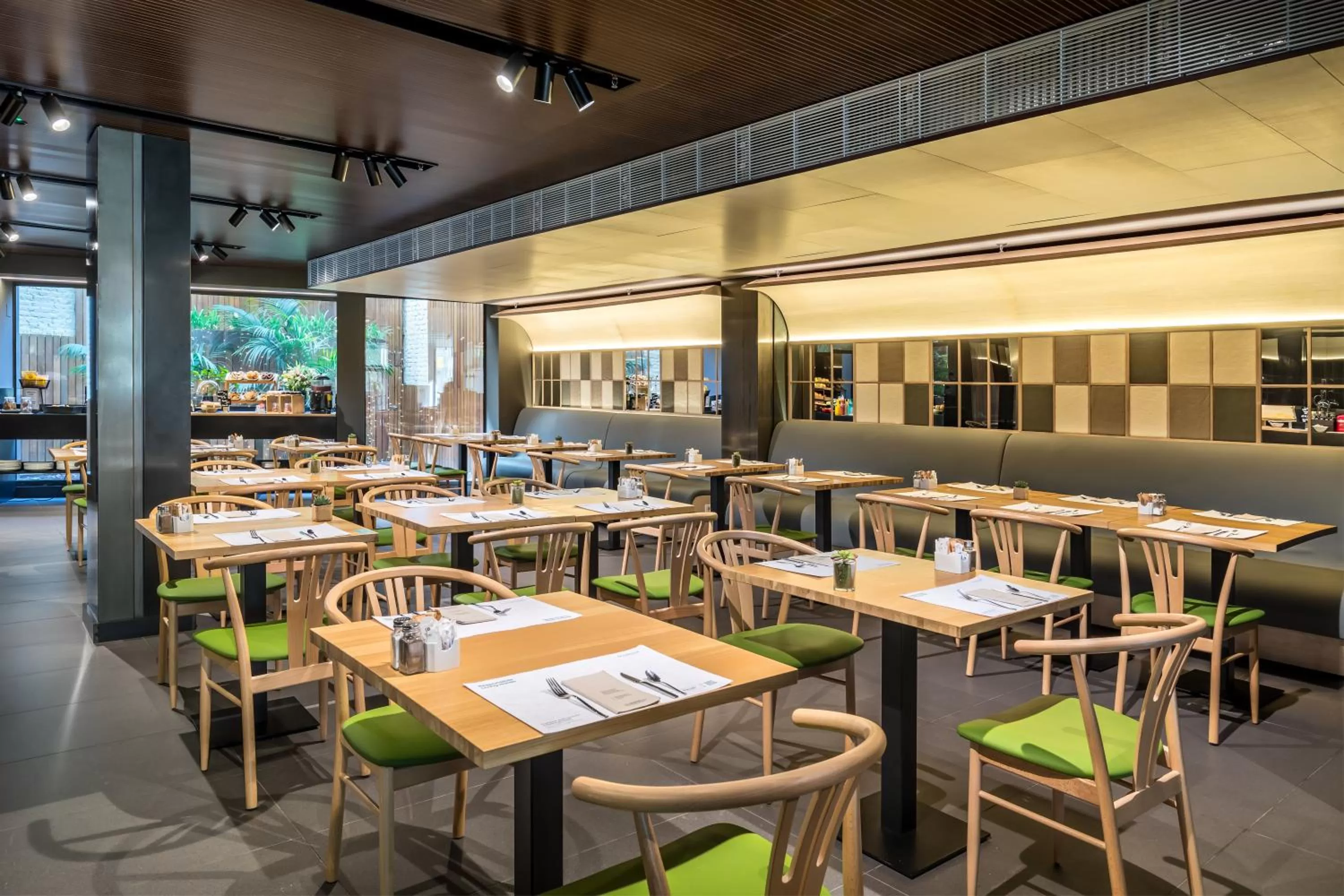 Restaurant/places to eat in Occidental Diagonal 414