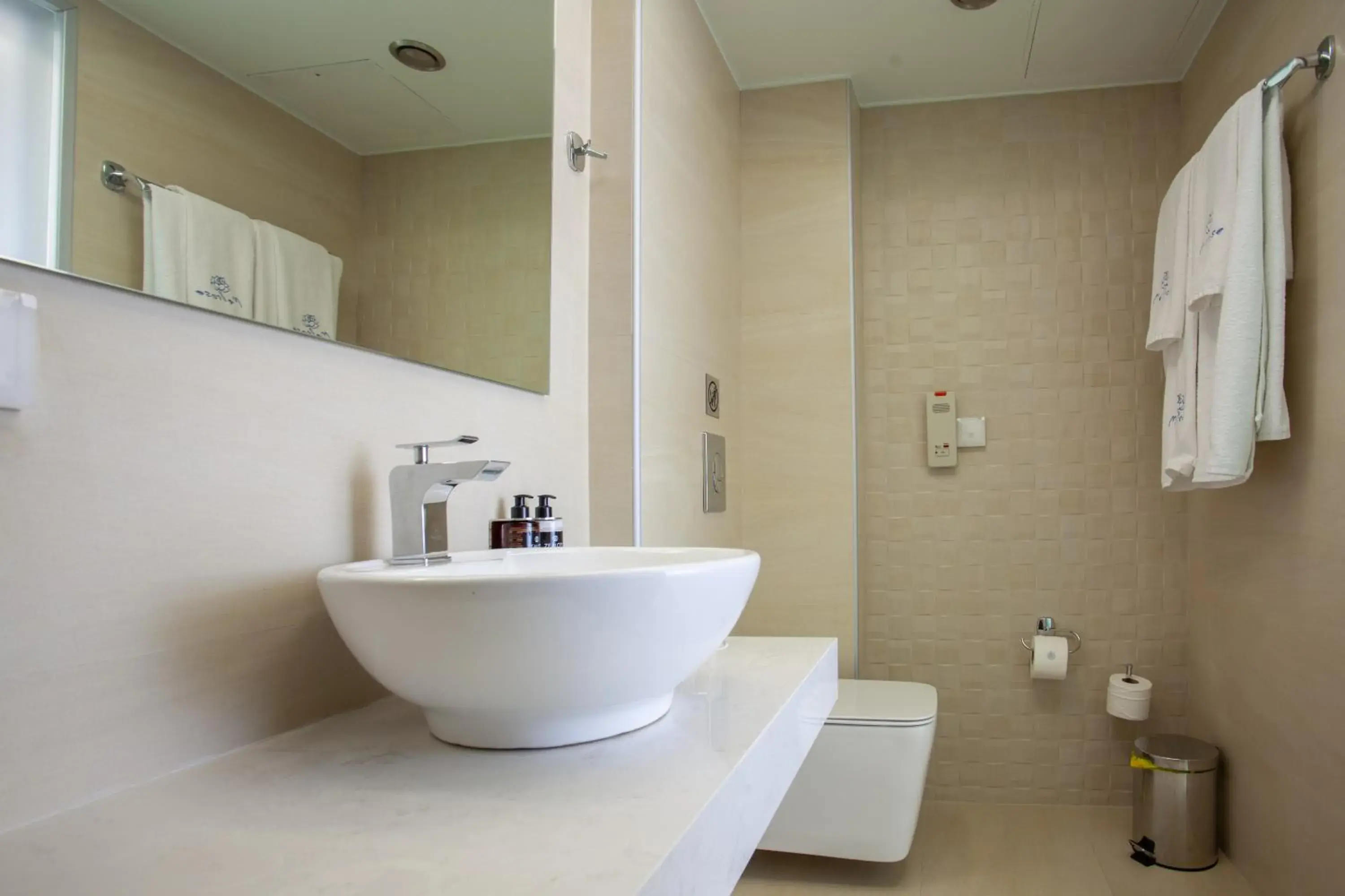 Bathroom in Melrose Hotel Rethymno