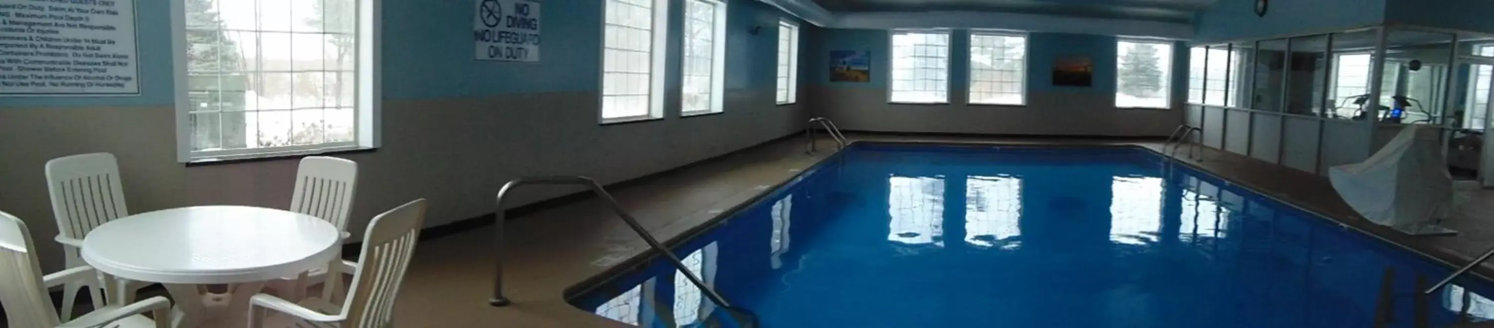 Fitness centre/facilities, Swimming Pool in Days Inn by Wyndham Pentwater