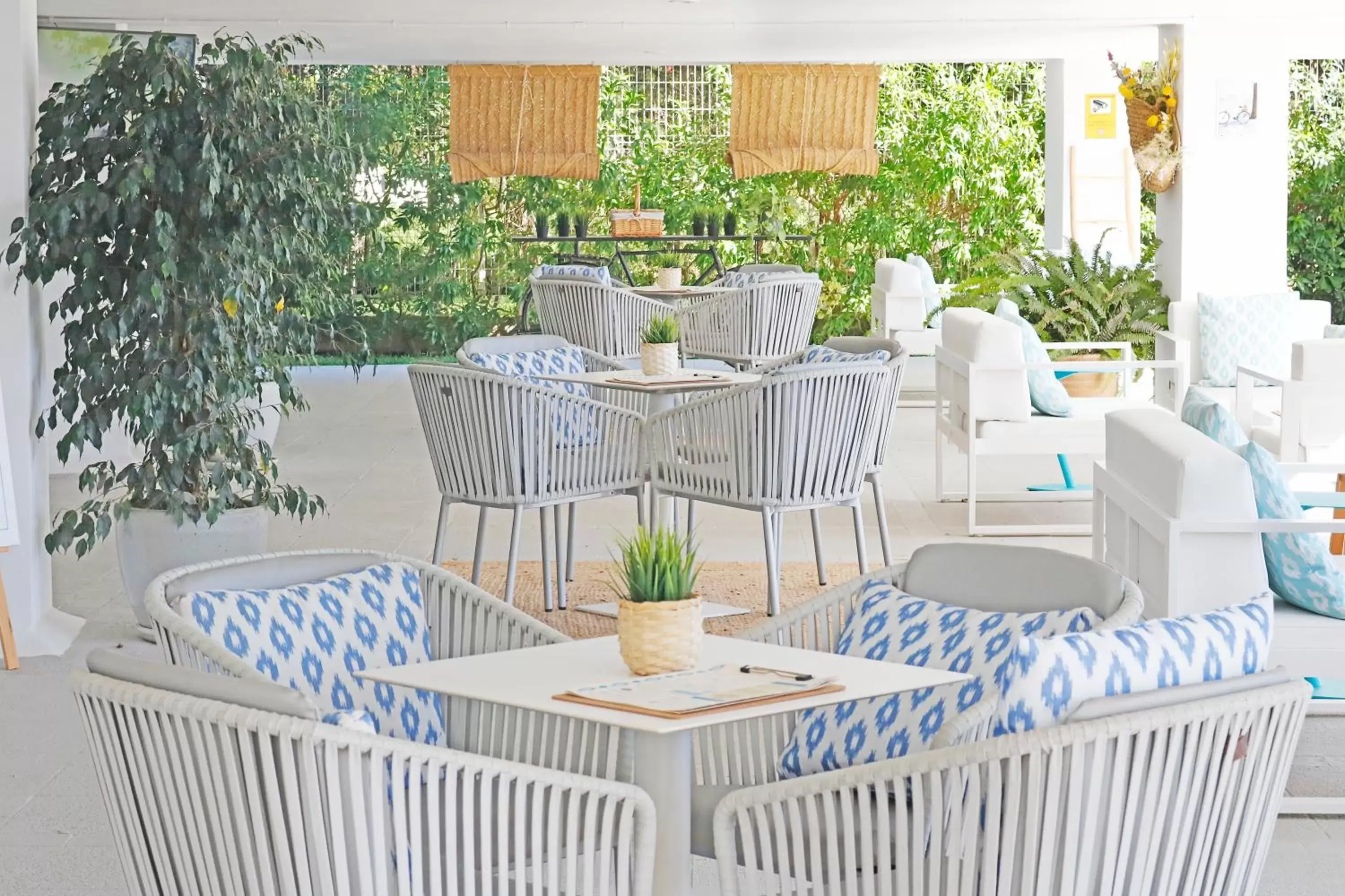 Seating area in Bonavida Apartments