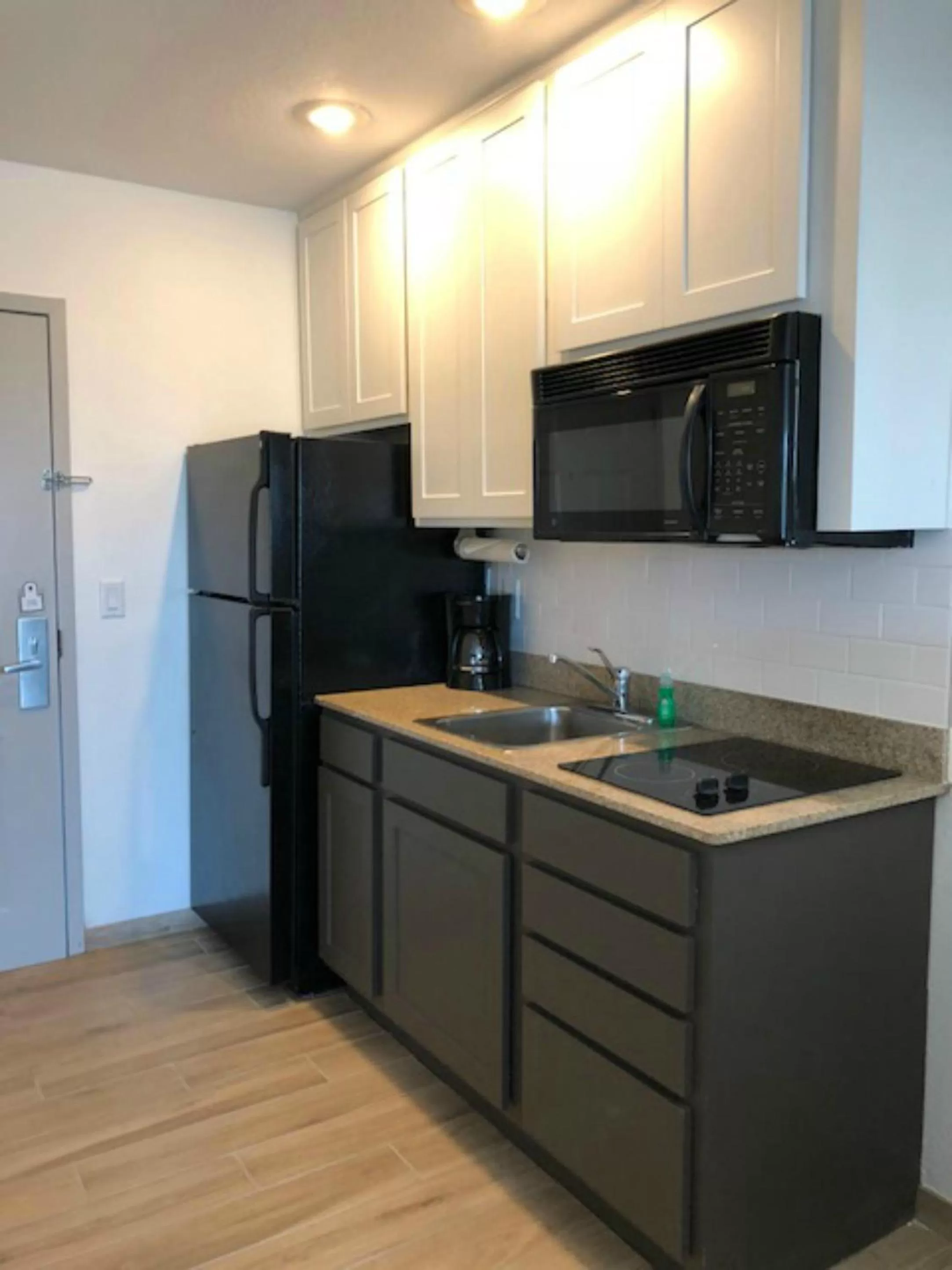 Kitchen or kitchenette in Bilmar Beach Resort