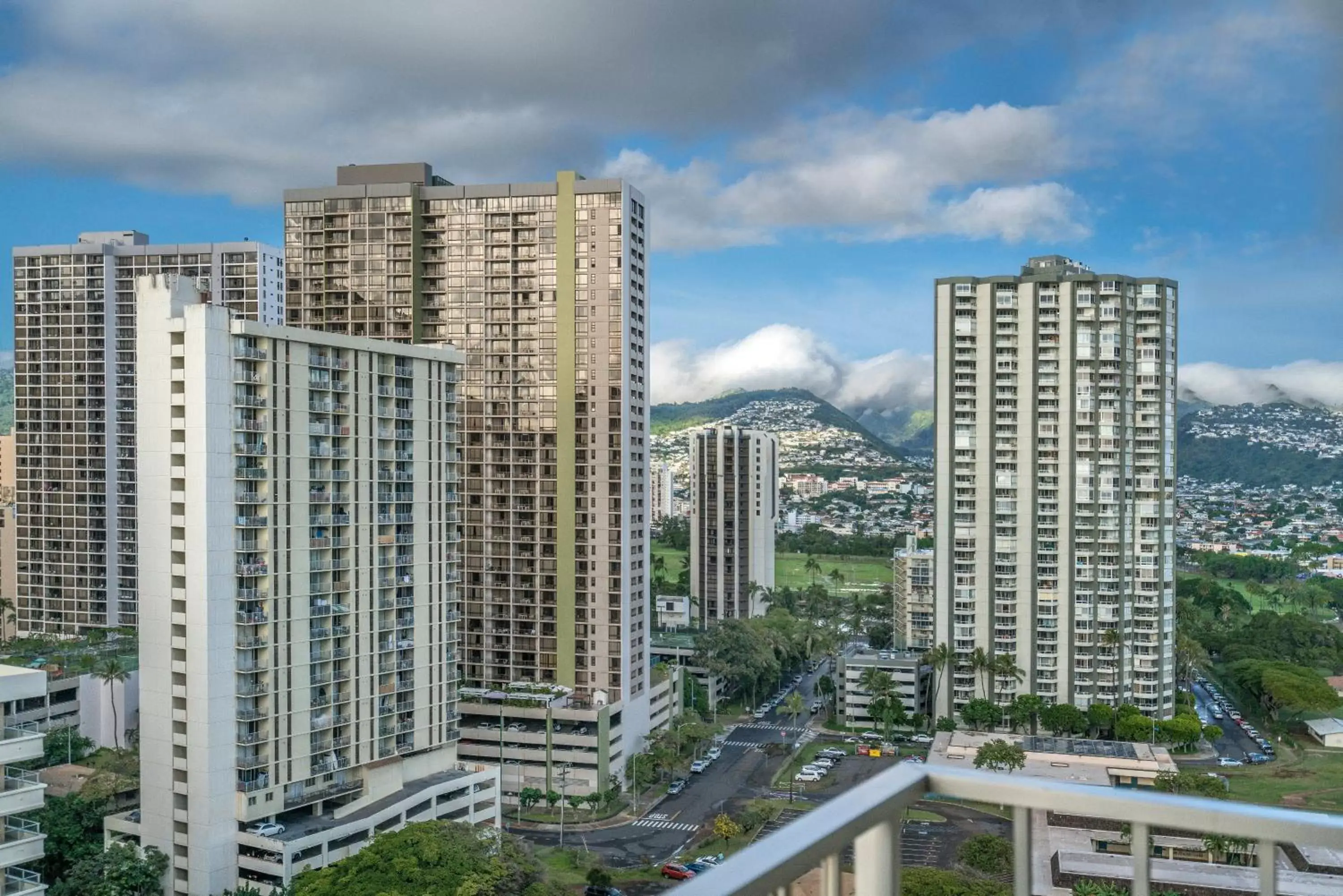 City view in Queen Kapiolani Hotel