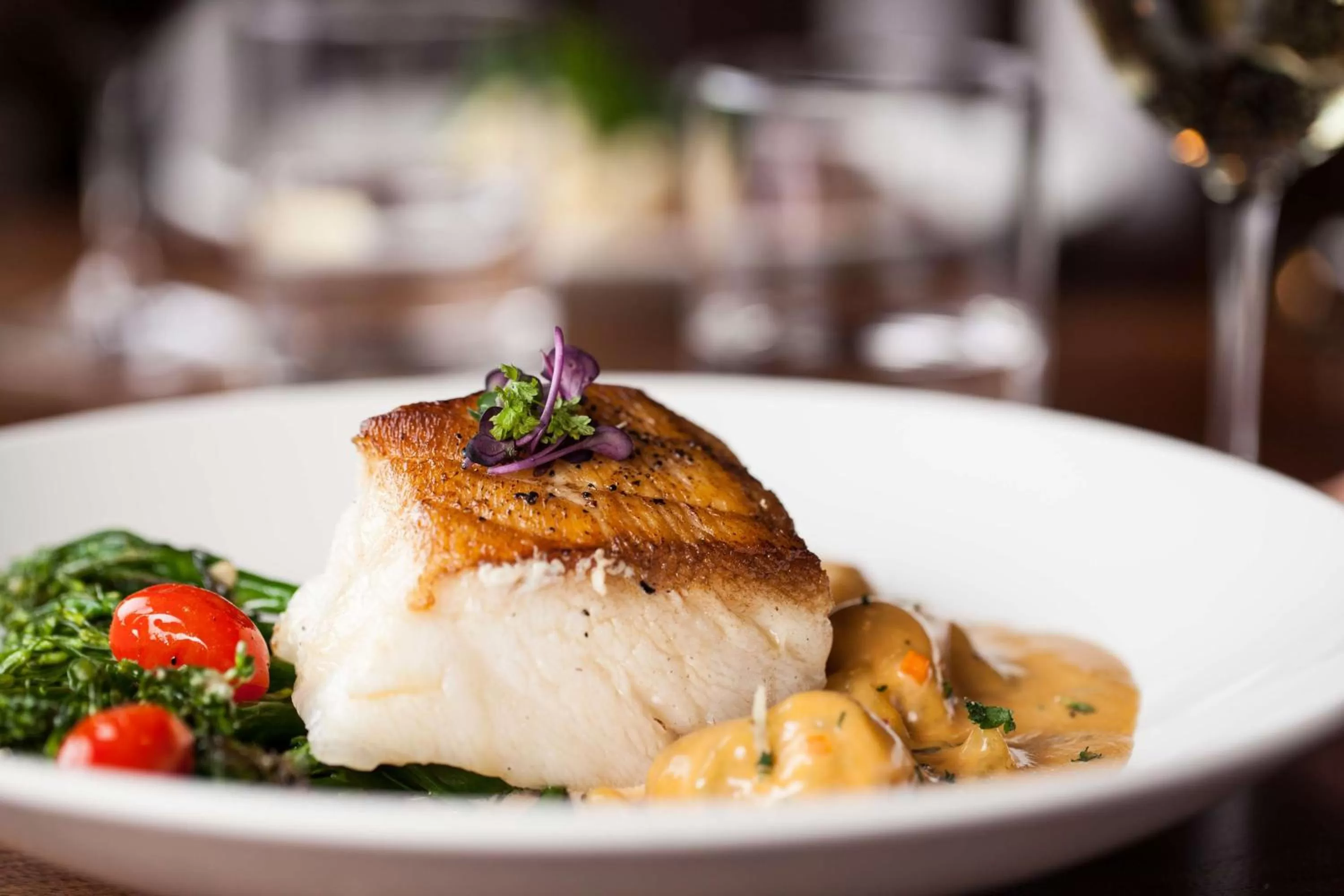 Dining area in DoubleTree by Hilton Spokane City Center
