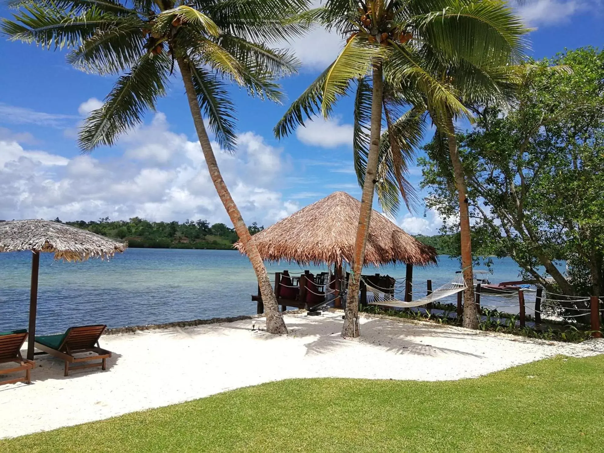 Sea view, Beach in Poppy's on the Lagoon