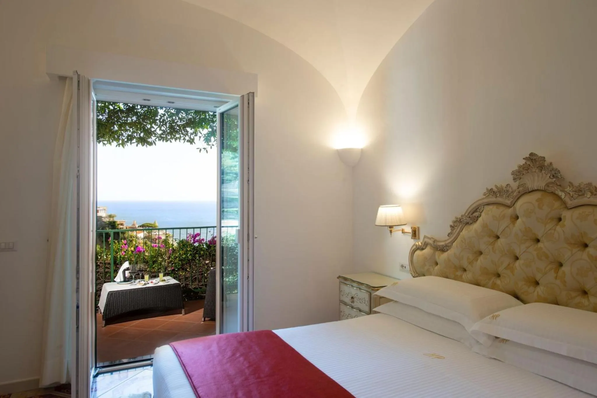 View (from property/room), Bed in Hotel Pellegrino