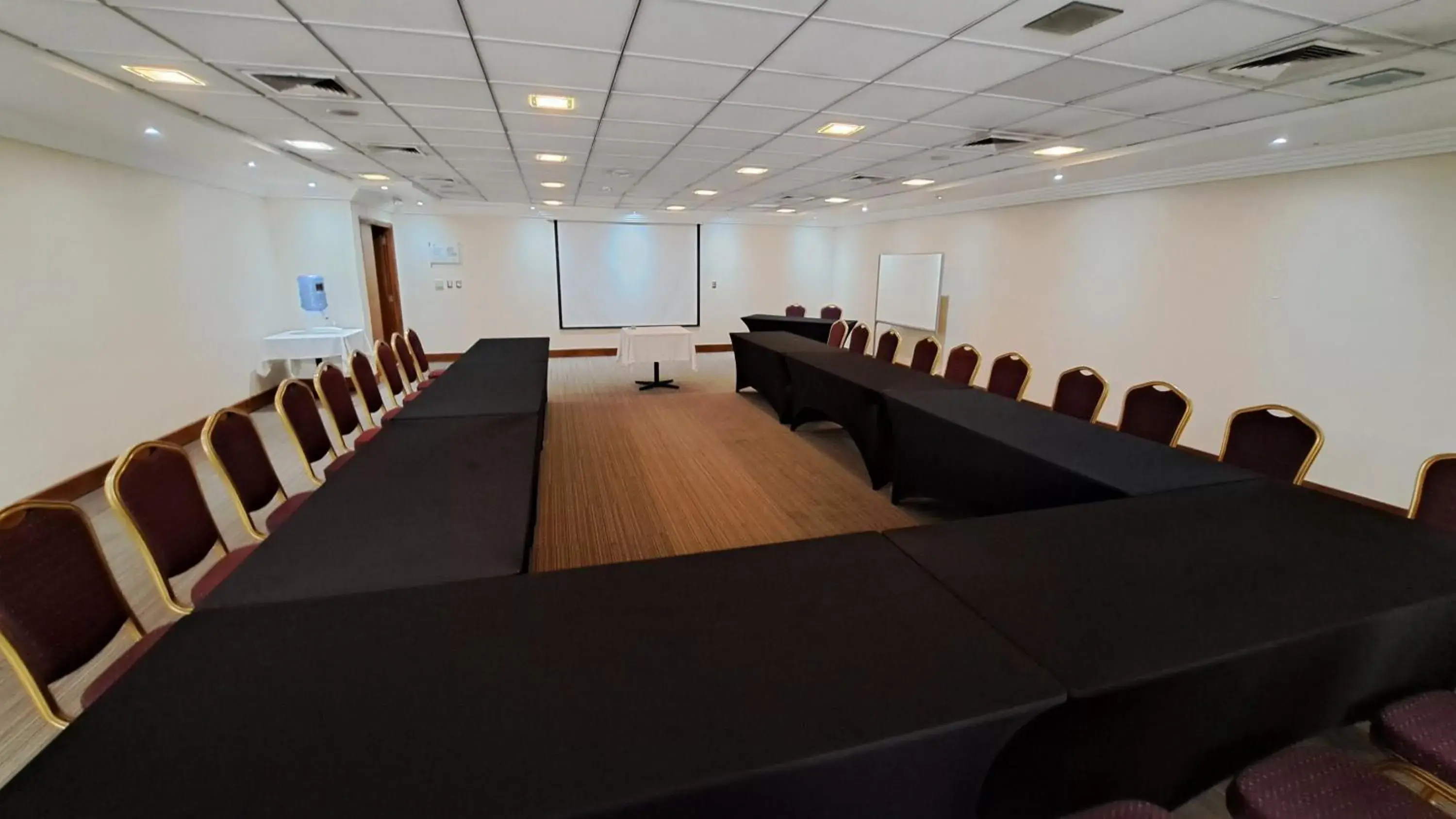 Meeting/conference room in Hotel Diego de Almagro Valparaíso