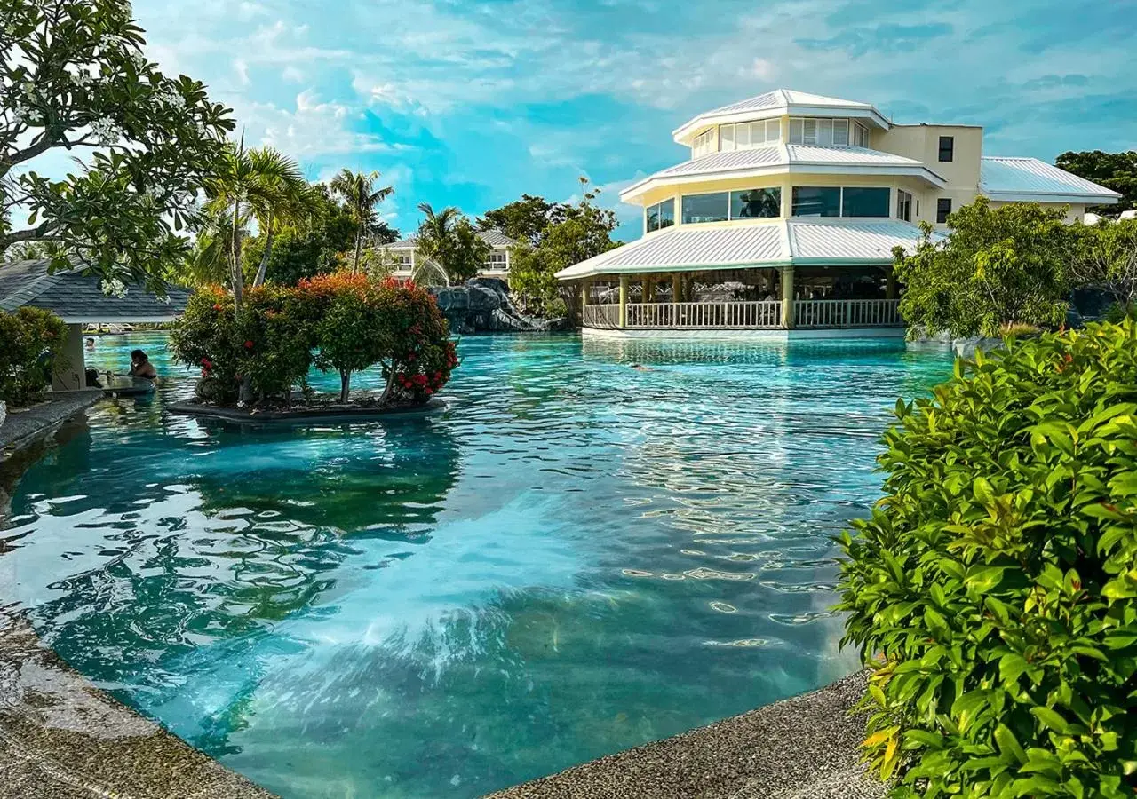 Swimming pool in Plantation Bay Resort and Spa