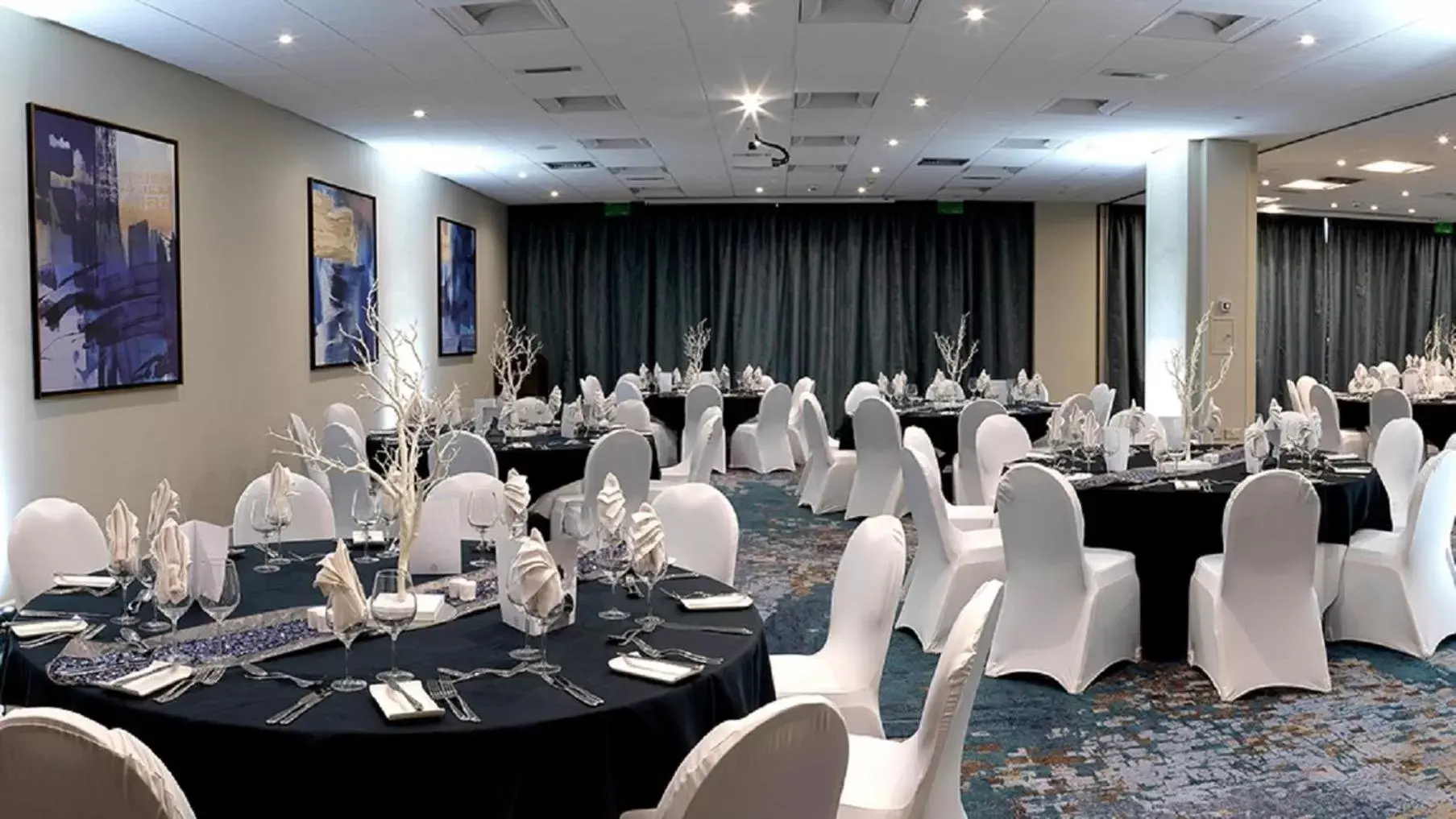 Meeting/conference room, Banquet Facilities in Crowne Plaza Stratford-upon-Avon, an IHG Hotel