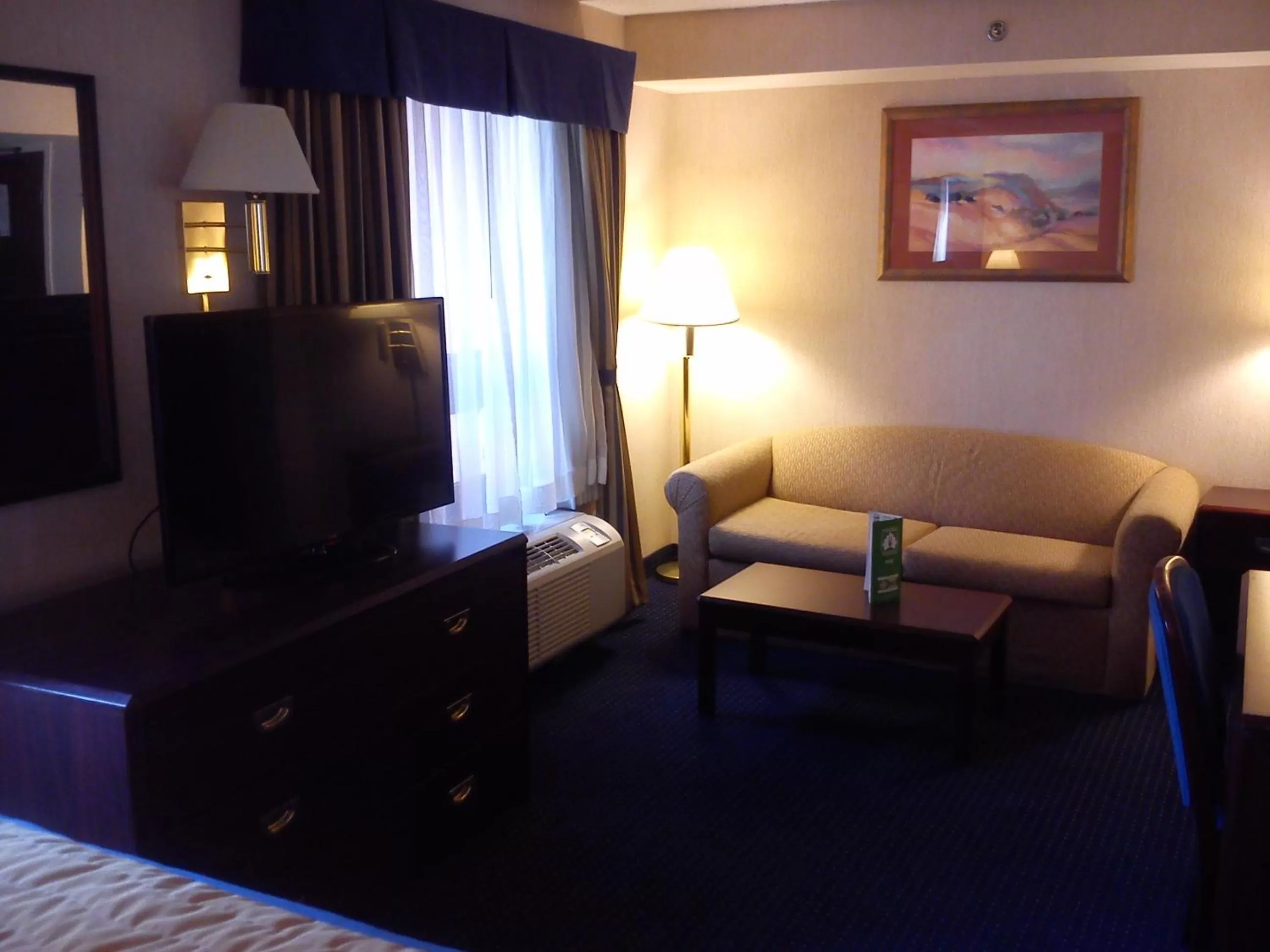 Living room in Wyndham Garden Monterrey Norte