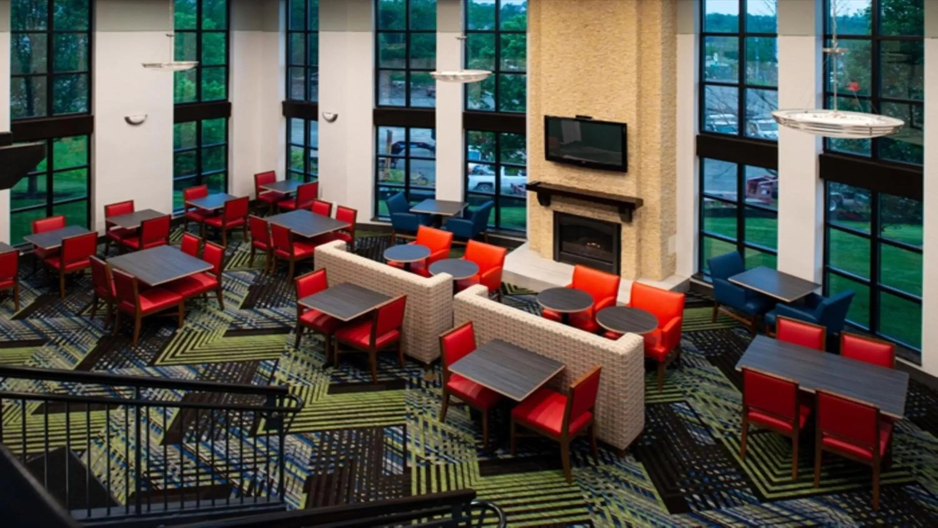 Breakfast, Restaurant/Places to Eat in Holiday Inn Express Cincinnati West, an IHG Hotel