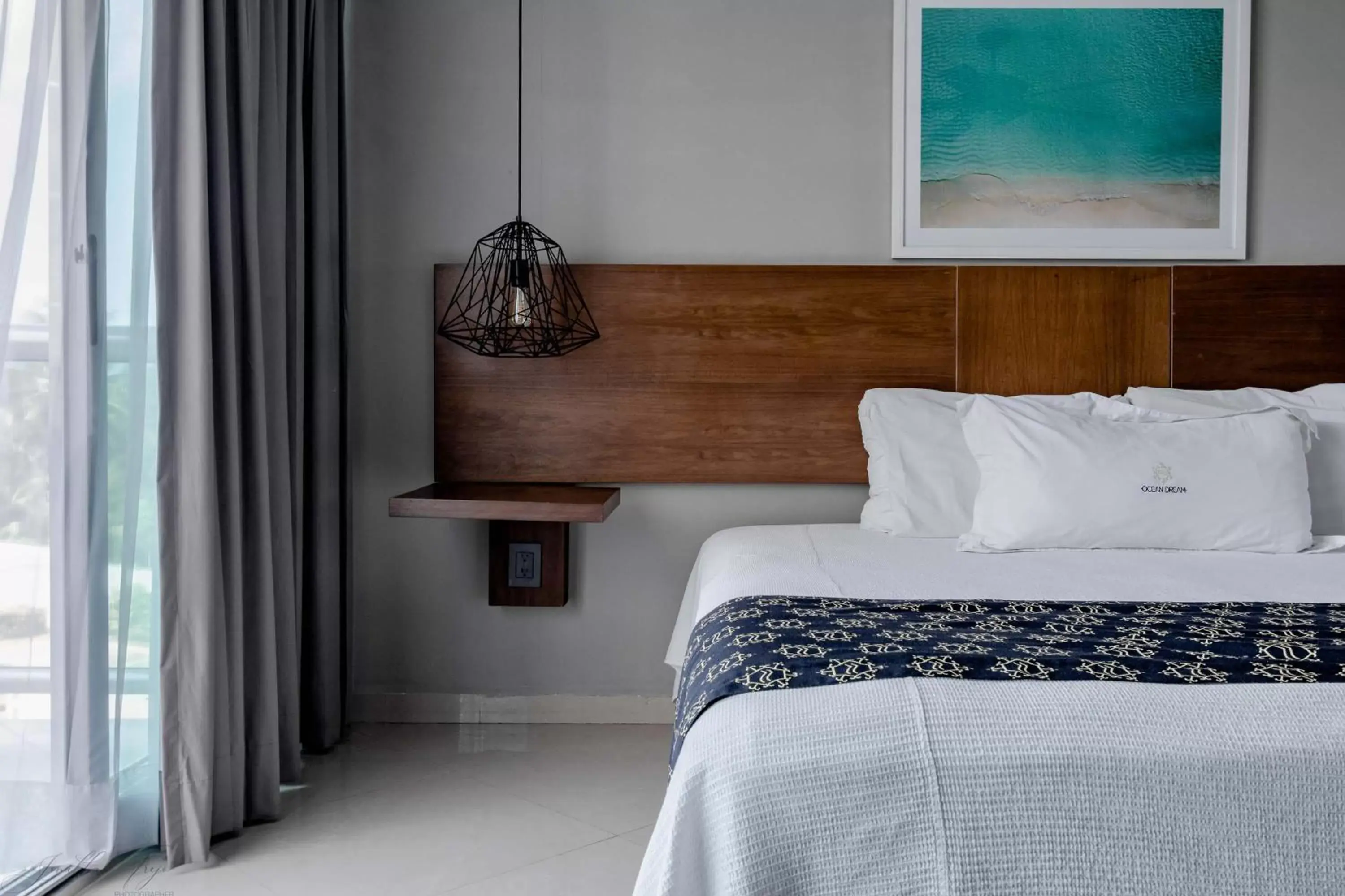 Bed in Ocean Dream Cancun by GuruHotel