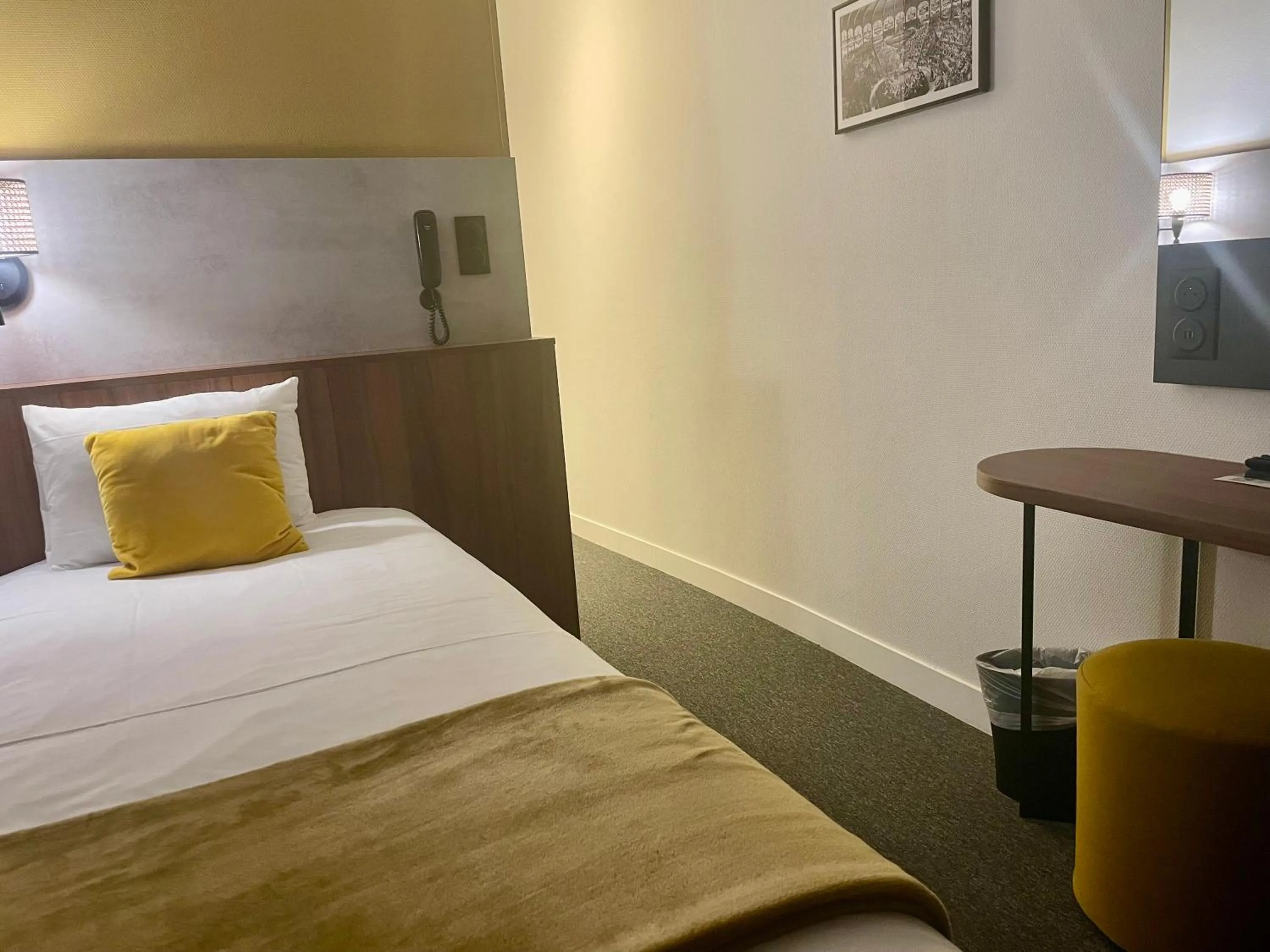 Bed in Hôtel Villa Berlioz