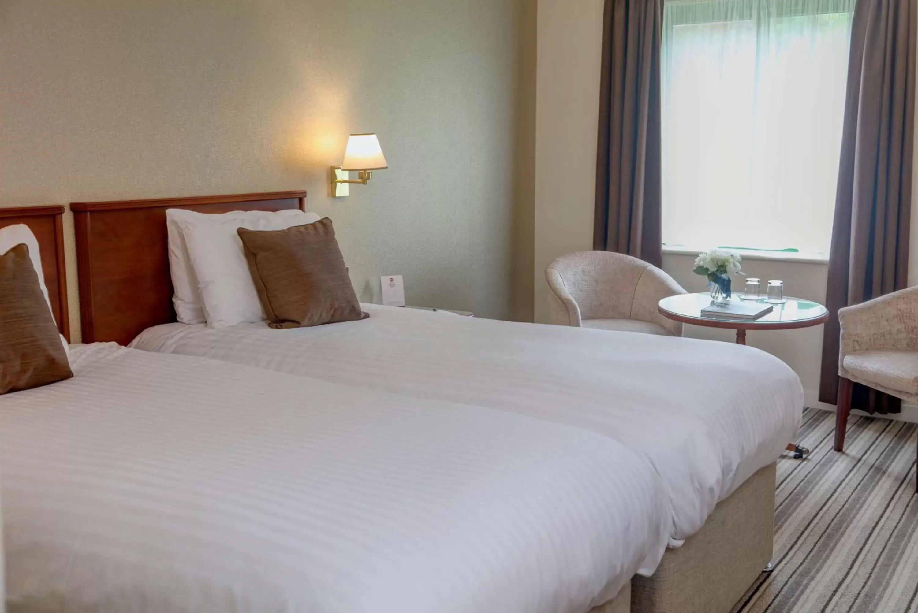 Twin Room - Disability Access in Best Western Plus Bentley Hotel Twin Room - Disability Access in Best Western Plus Bentley Hotel