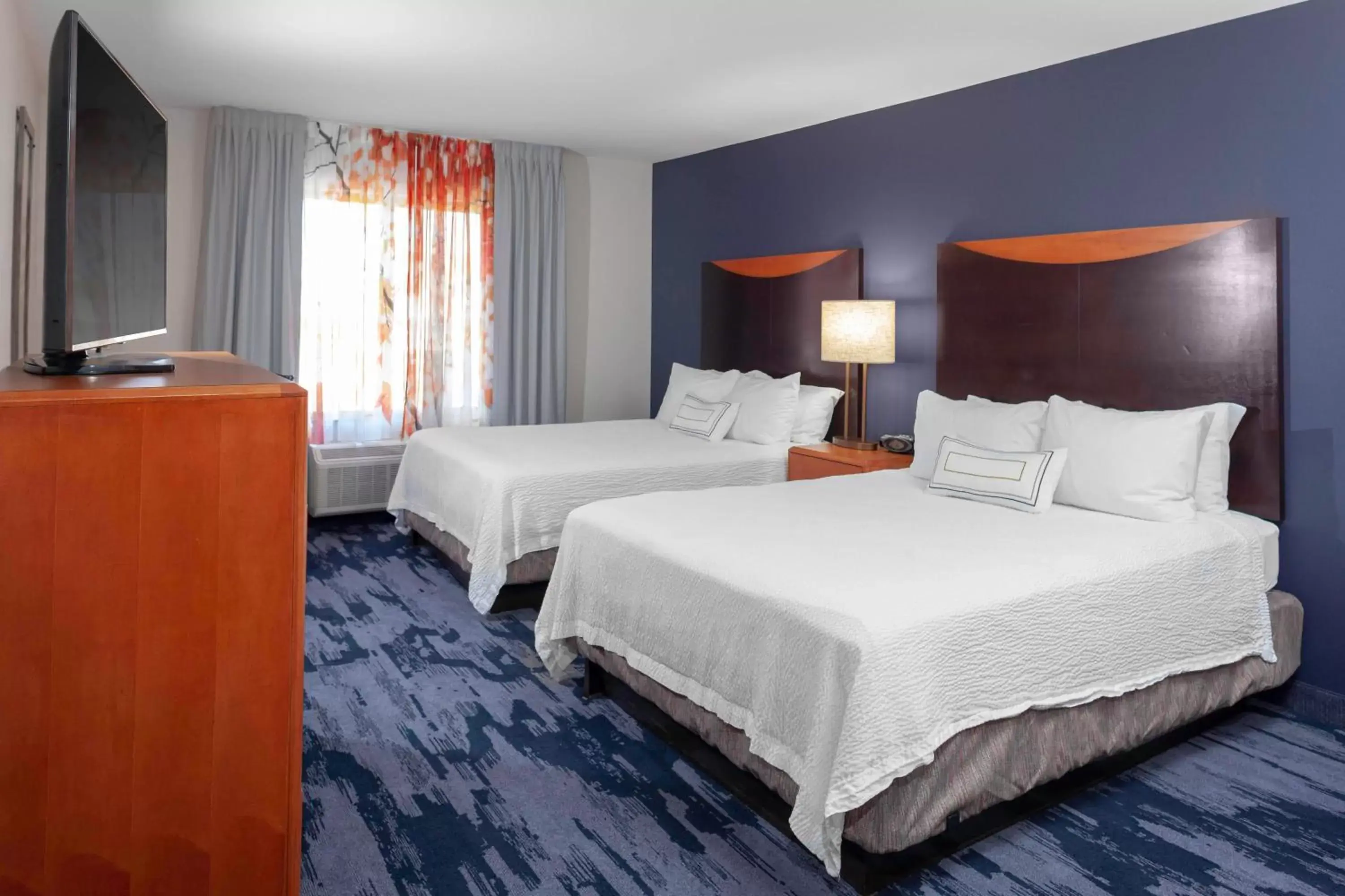 Photo of the whole room, Bed in Fairfield Inn & Suites by Marriott Matthews Charlotte