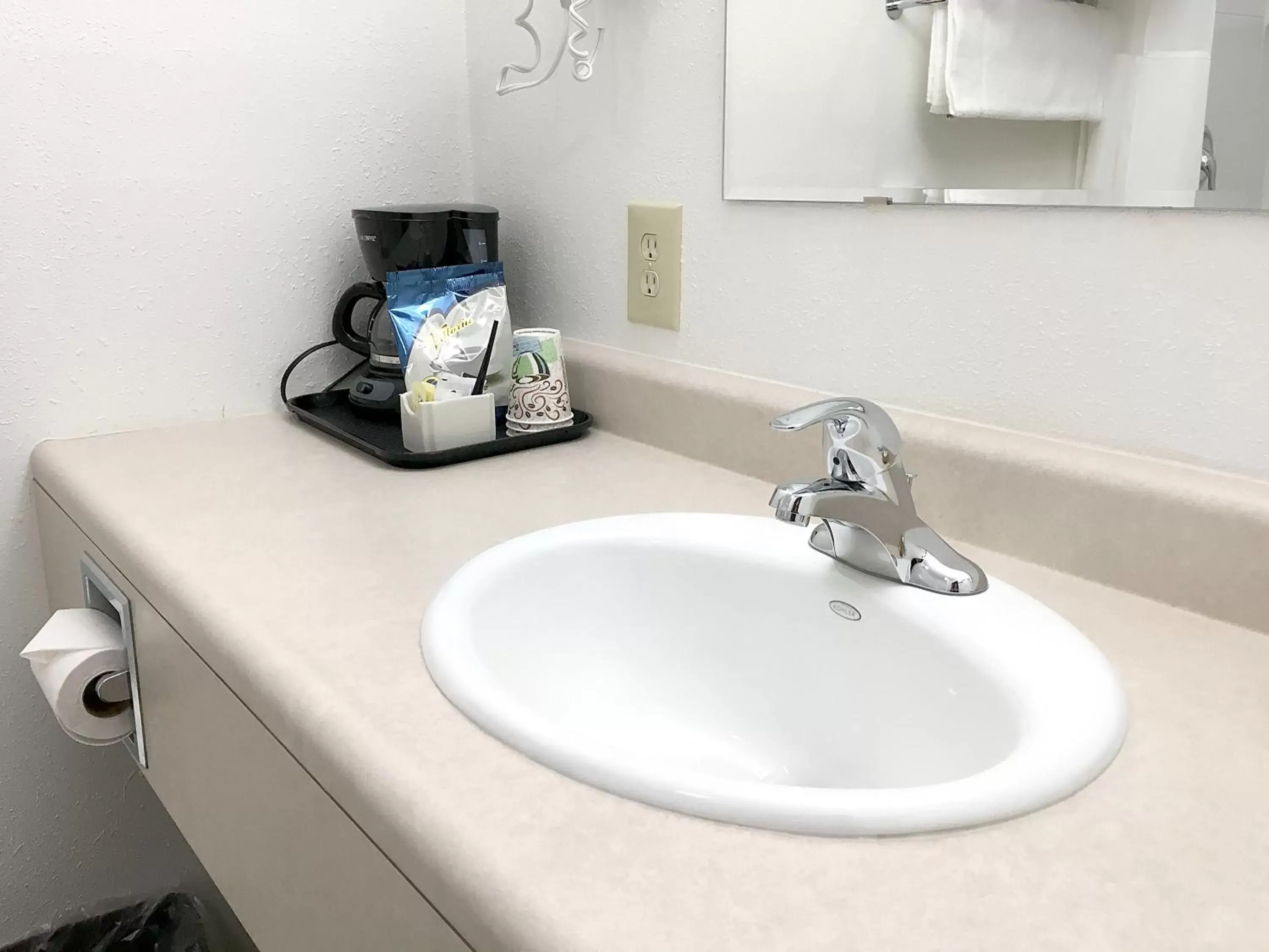 Bathroom in Park Motel and Cabins