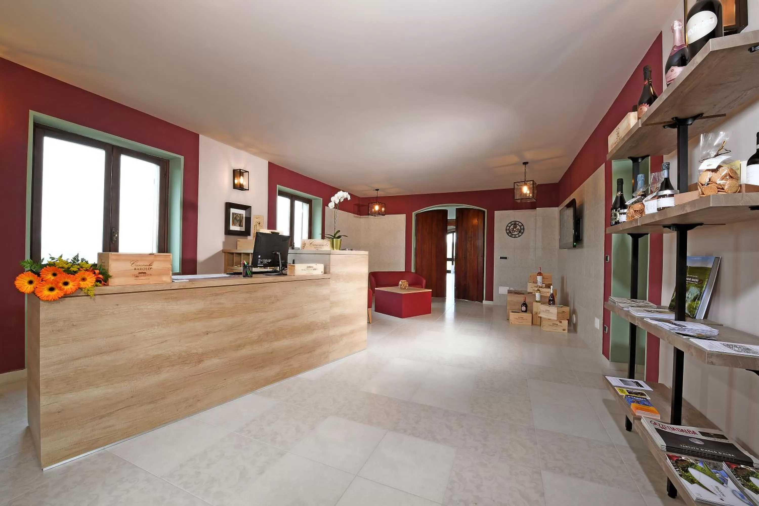 On-site shops in Panoramic Villa Garassino - country rooms and fine restaurant