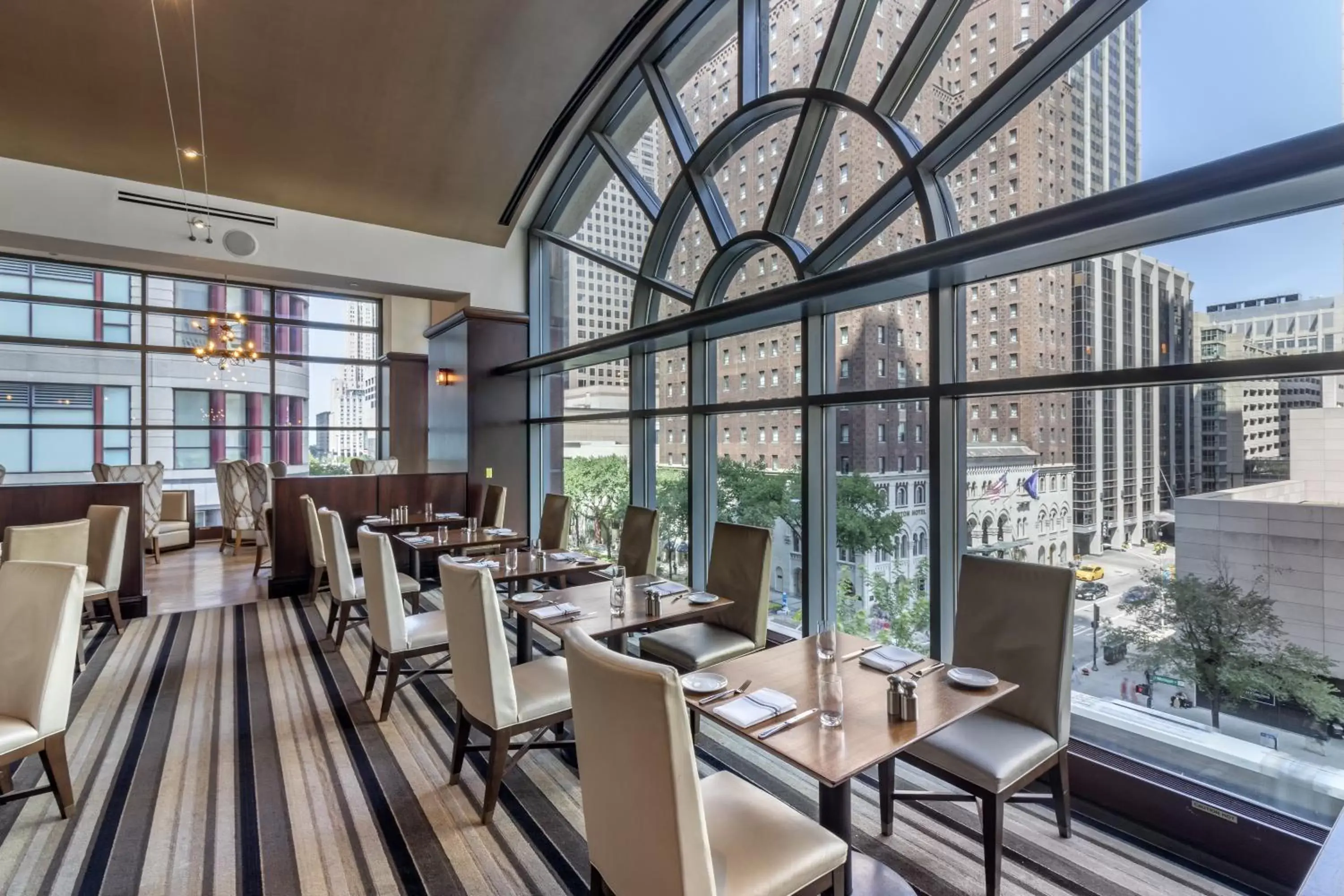 Restaurant/Places to Eat in Omni Chicago All Suites Hotel-Magnificent Mile