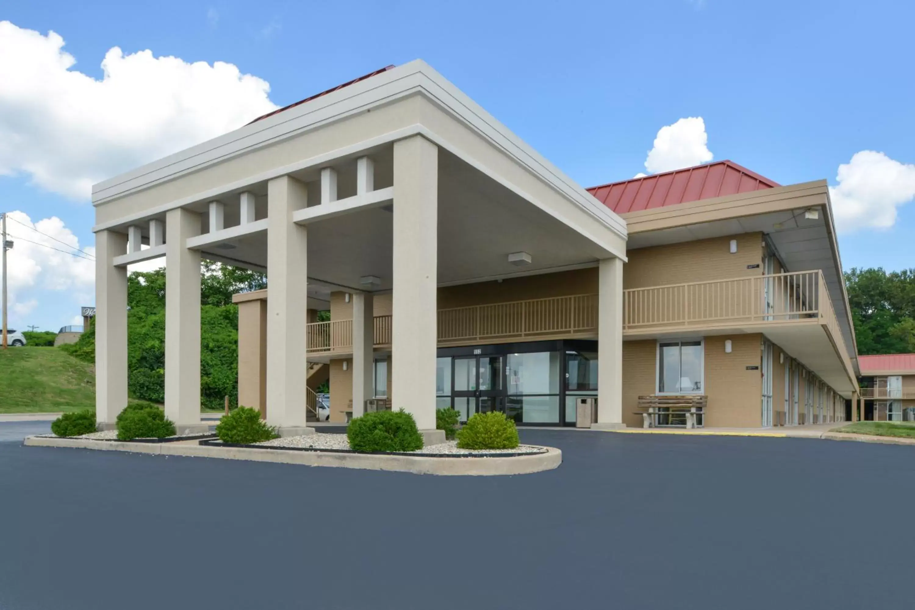 Facade/entrance, Property Building in Americas Best Value Inn - Collinsville / St. Louis