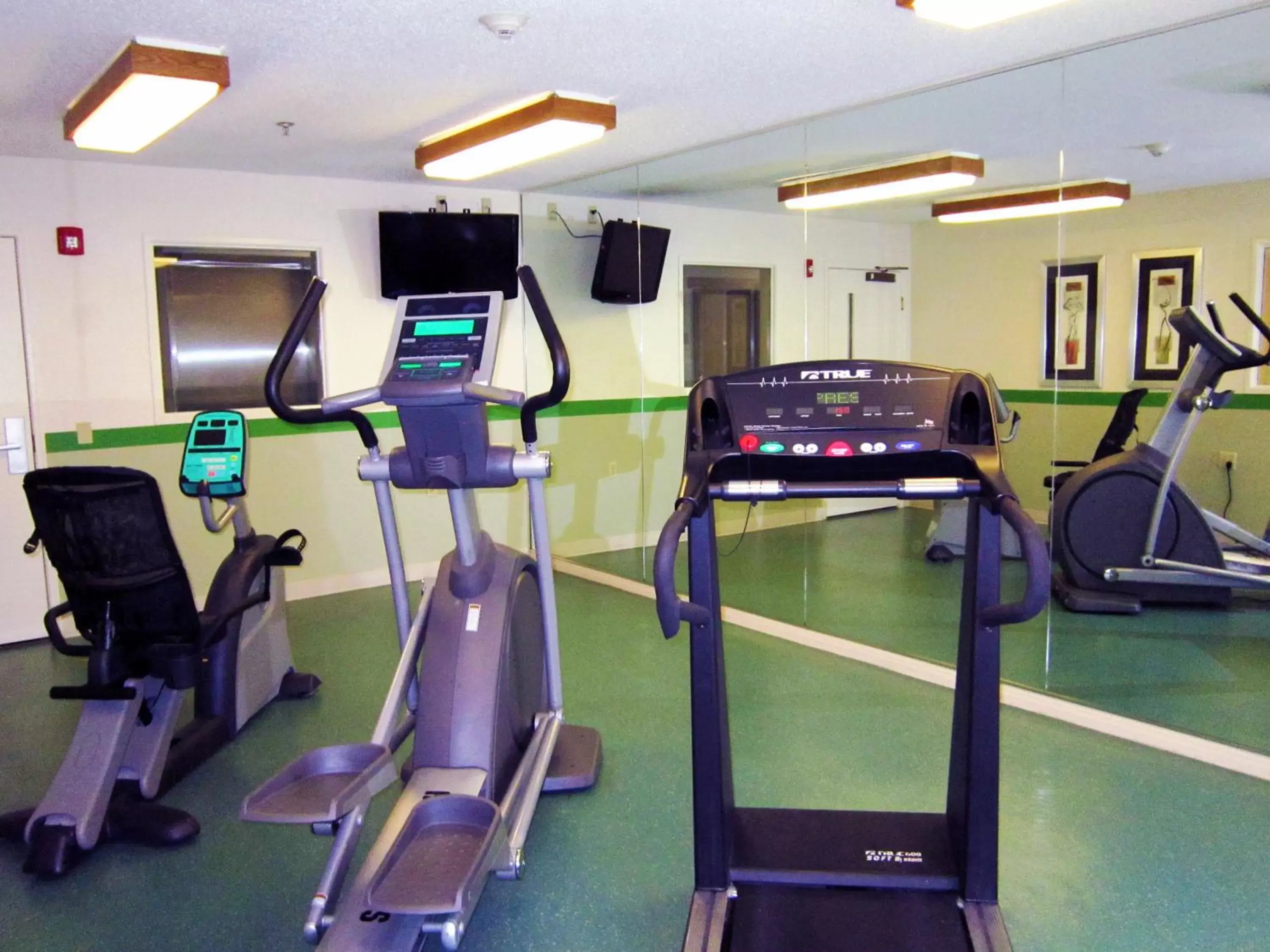 Fitness centre/facilities, Fitness Center/Facilities in Extended Stay America Suites - San Antonio - Colonnade - Medical